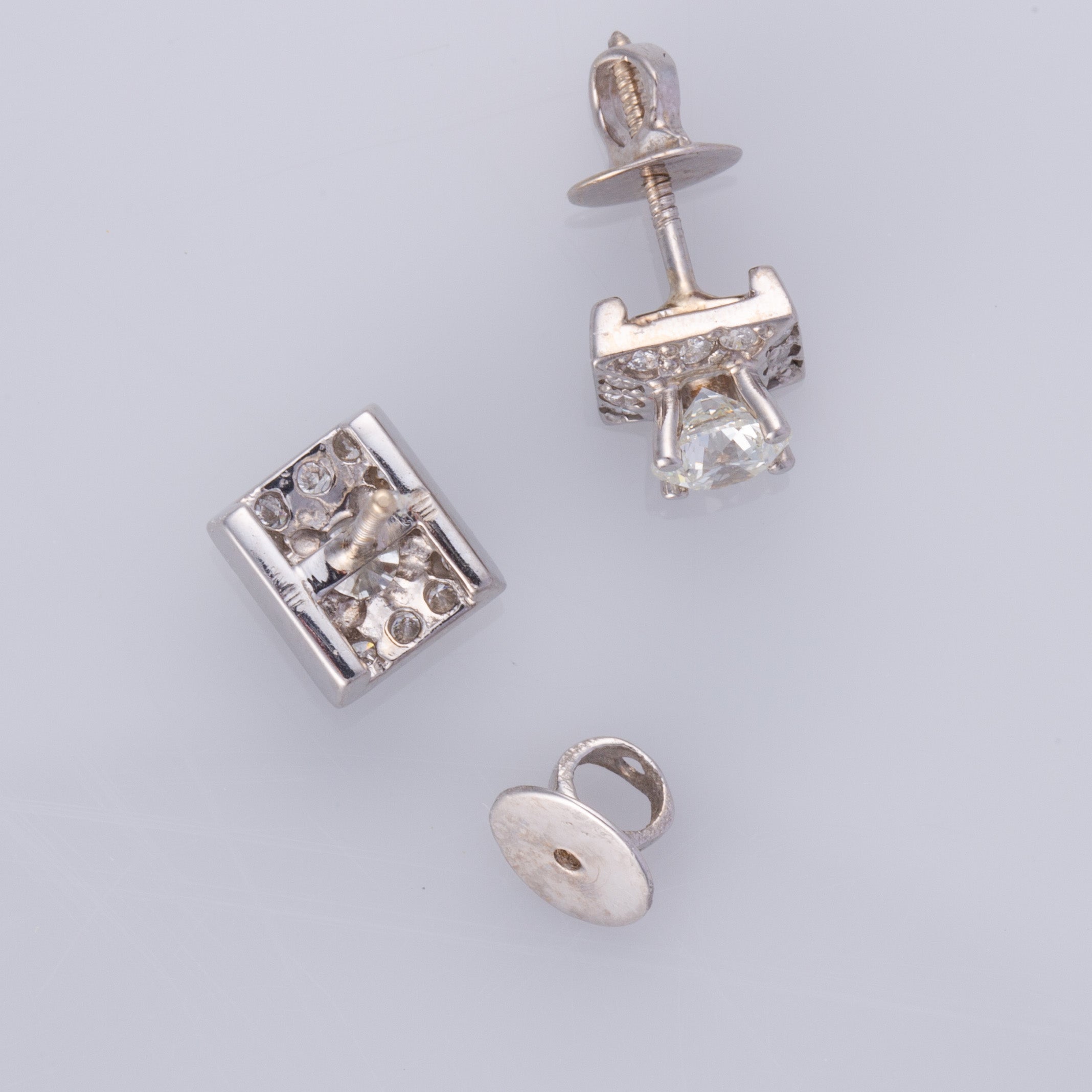 Boucles d'oreilles en or blanc 18 carats et diamants | 1,38 ct au total 
