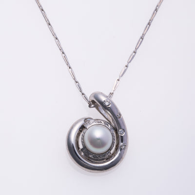 14k White Gold Pearl and Diamond Necklace | 0.08ctw | 20