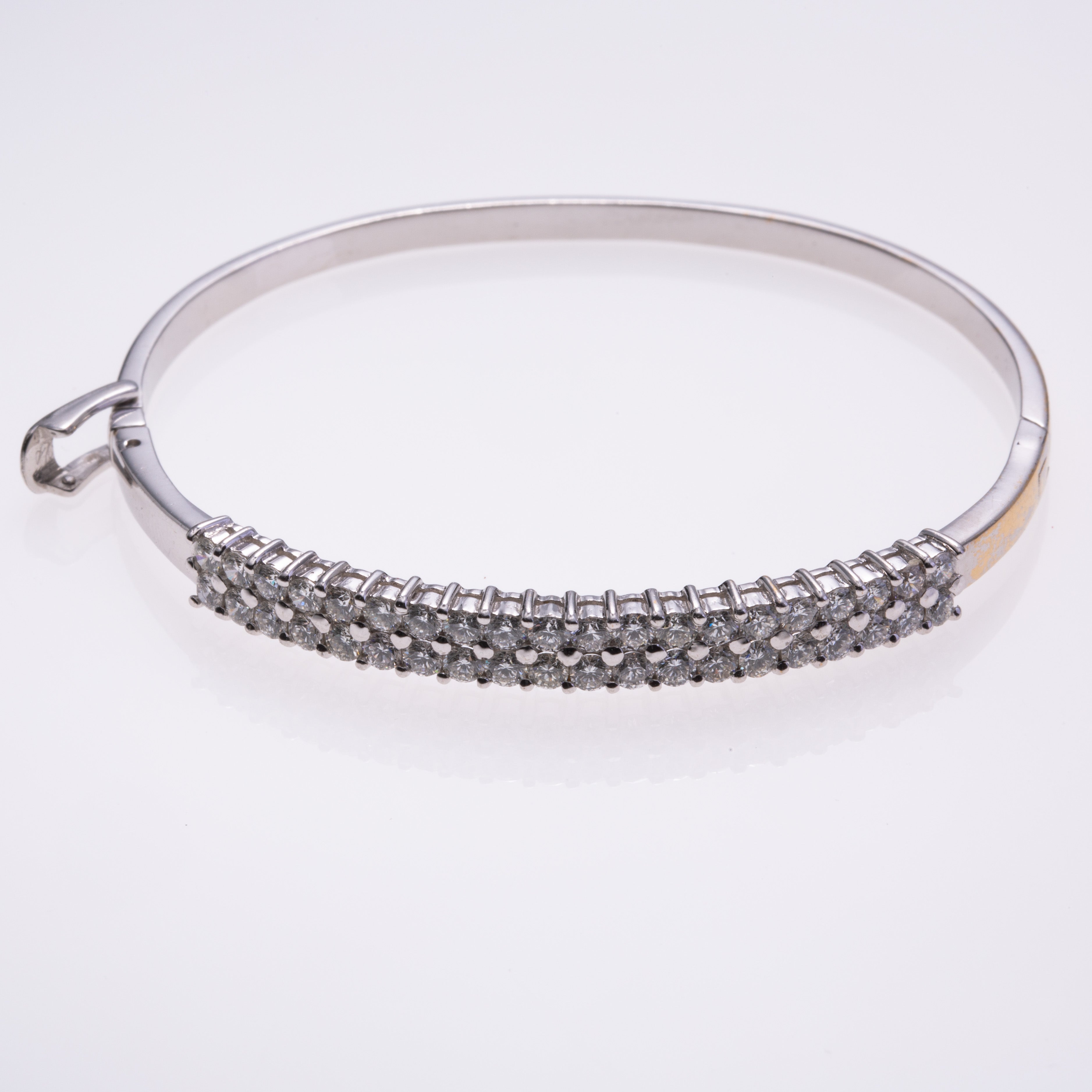 18k White Gold Diamond Bangle Bracelet | 2.00ctw | 6"