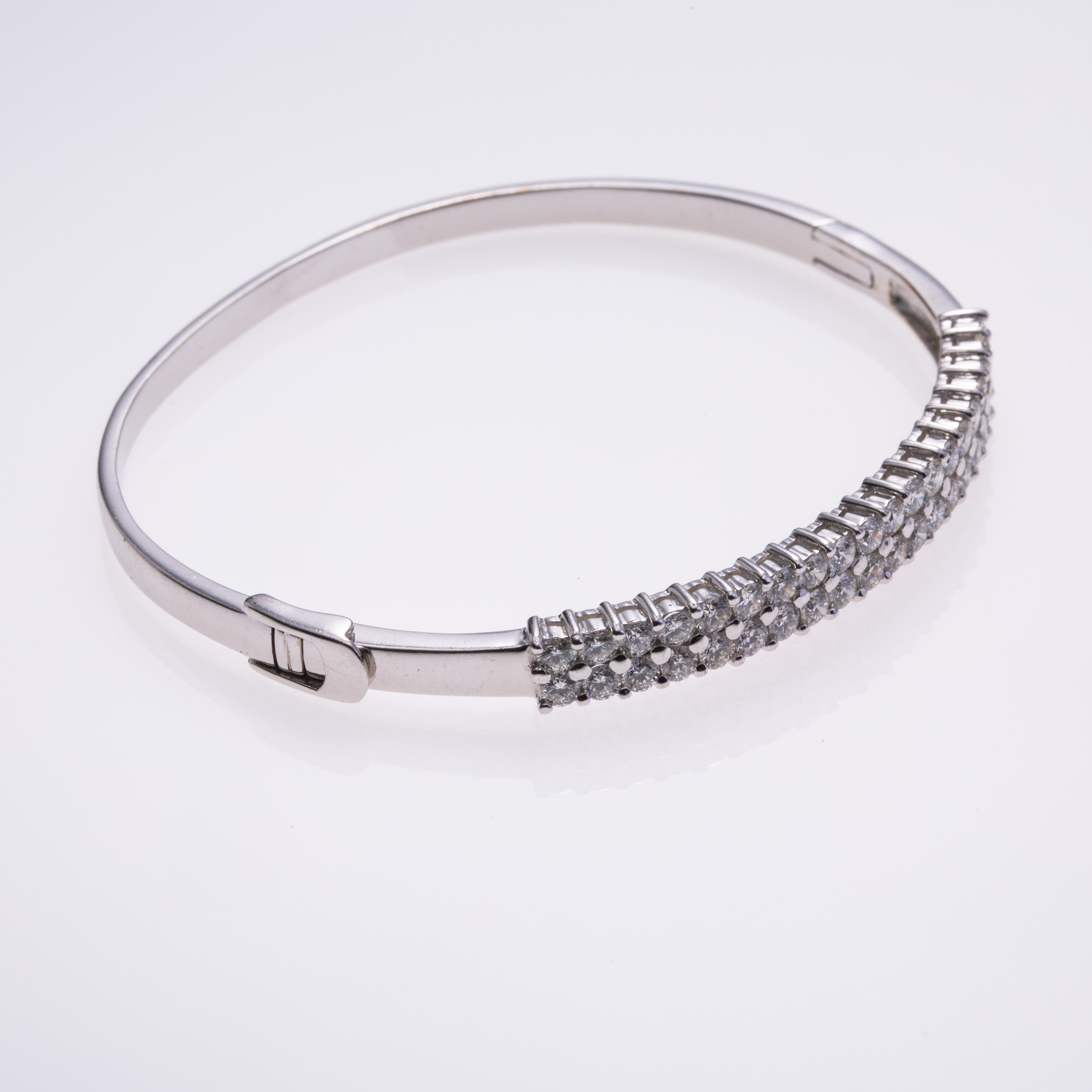18k White Gold Diamond Bangle Bracelet | 2.00ctw | 6"