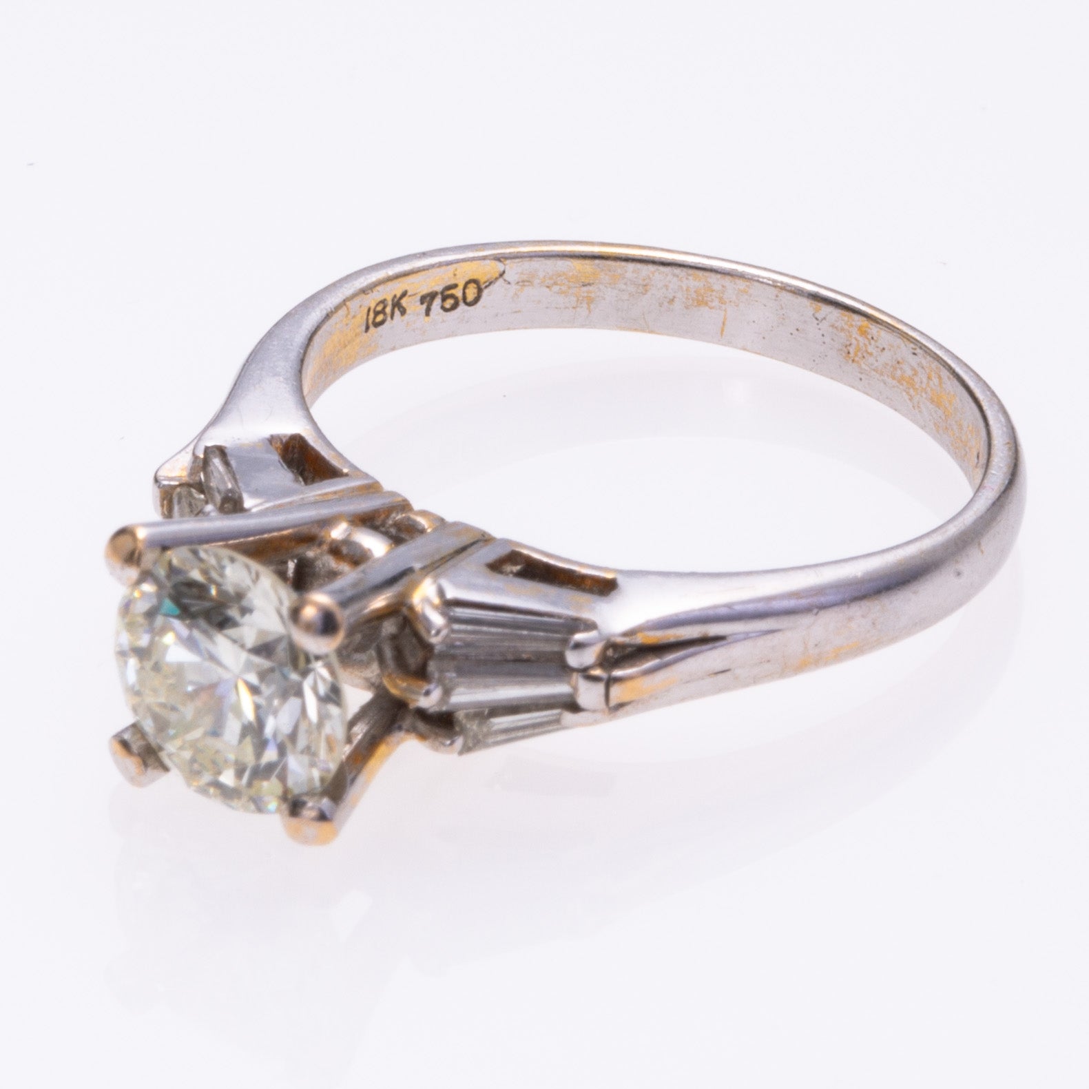 Bague de fiançailles en or blanc 18 carats et diamants | 1,36 ct VS2 J | Taille 5,75 