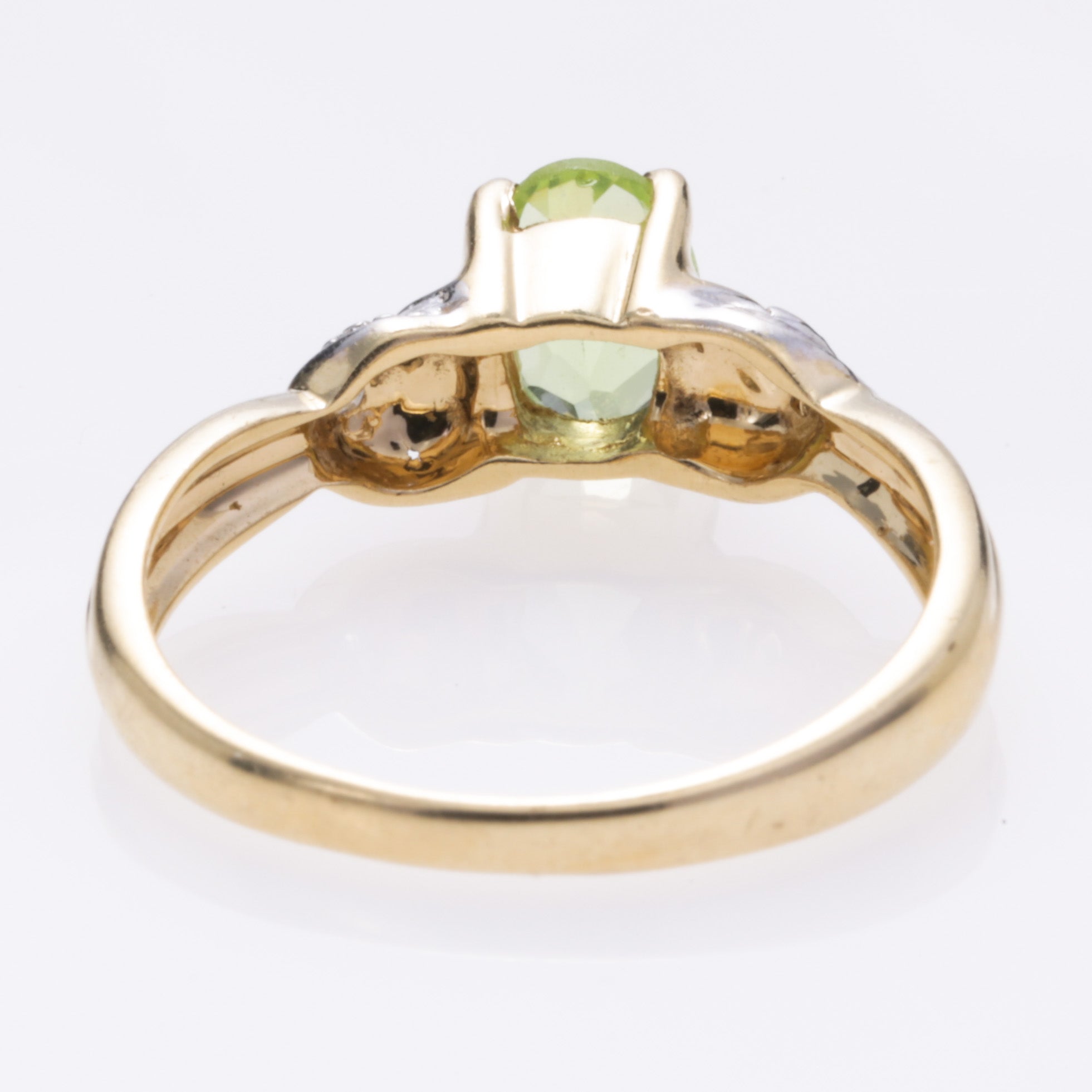 14K Yellow Gold Peridot and Diamond Ring | 0.68ct, 0.01ctw | SZ 6.5