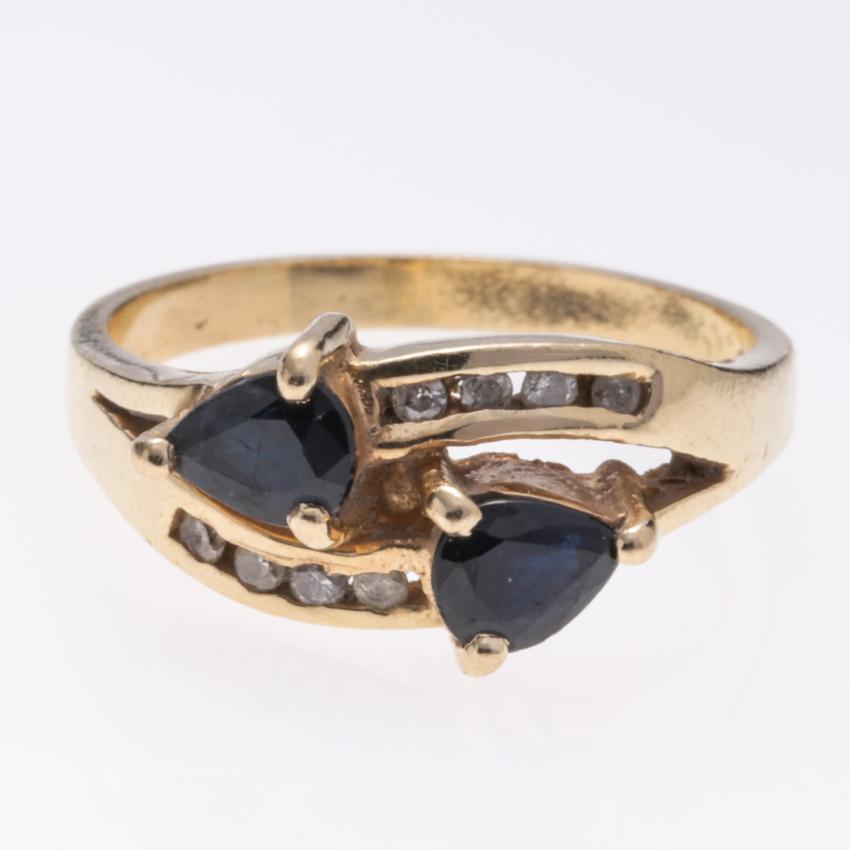 14k Yellow Gold Sapphire and Diamond Ring | 0.936ctw, 0.12ctw | SZ 6