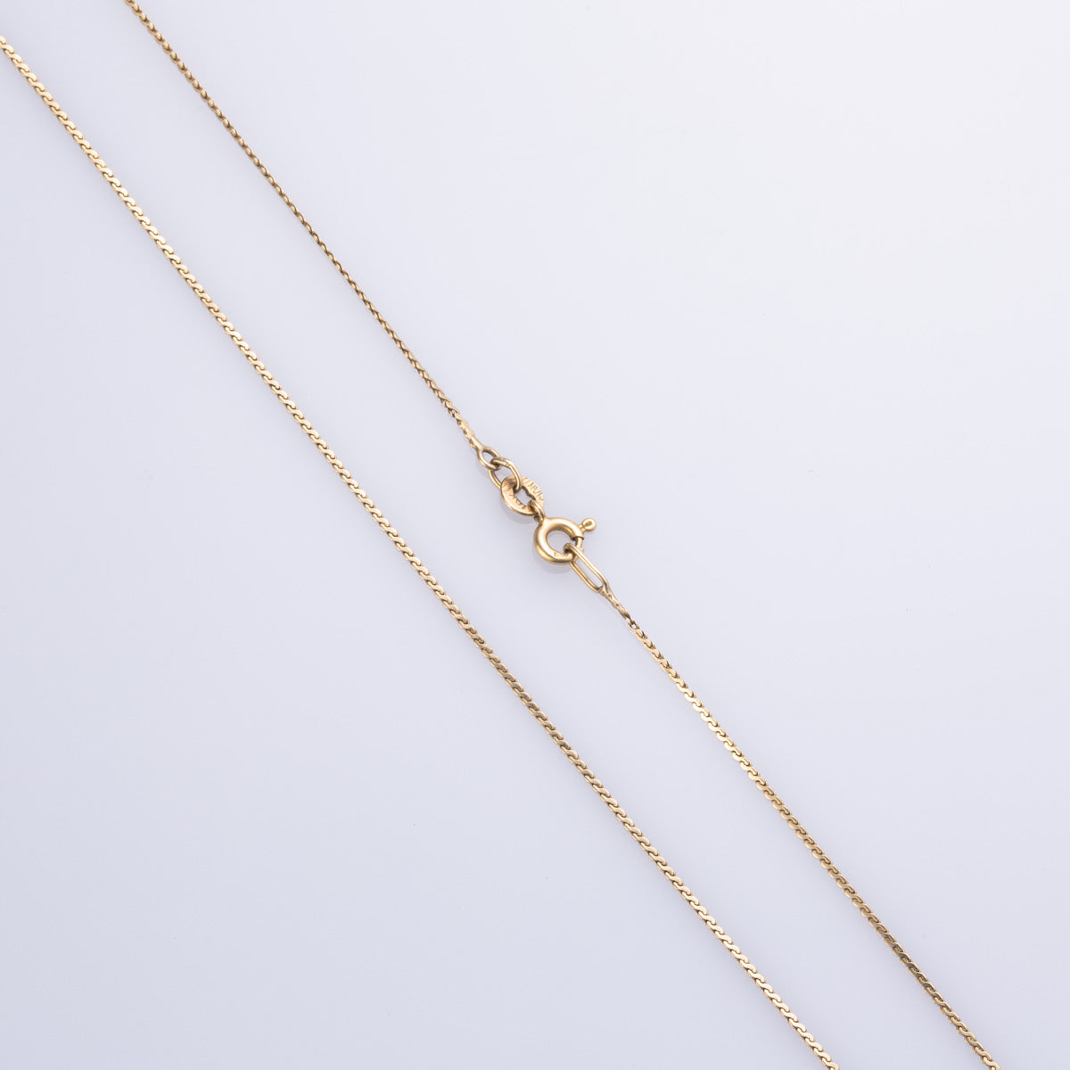 10k White Gold Serpentine Chain | 16