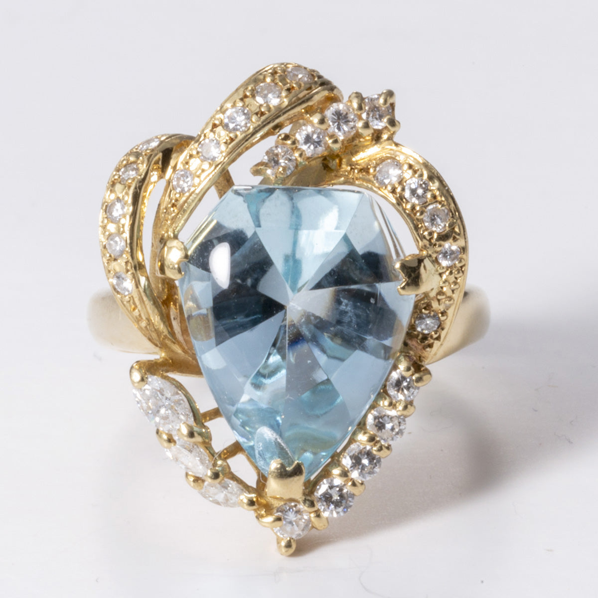 Bague cocktail fantaisie en or jaune 18 carats sertie de diamants | 10,72 ct, 0,51 ct au total | Taille 3,5 