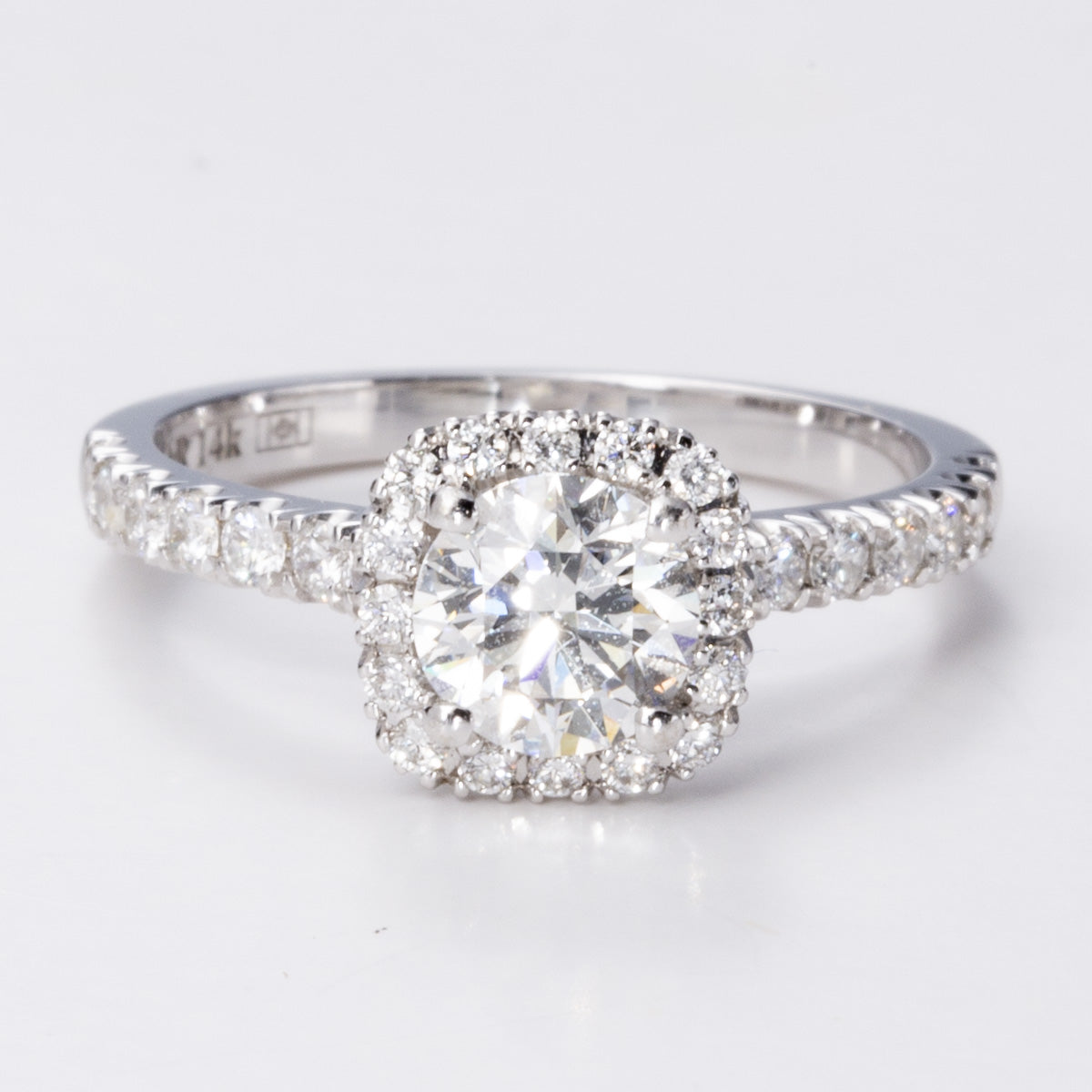 Bague en or blanc 14 carats sertie d'un halo de diamants canadiens | 1,20 ct | Taille 5,75 