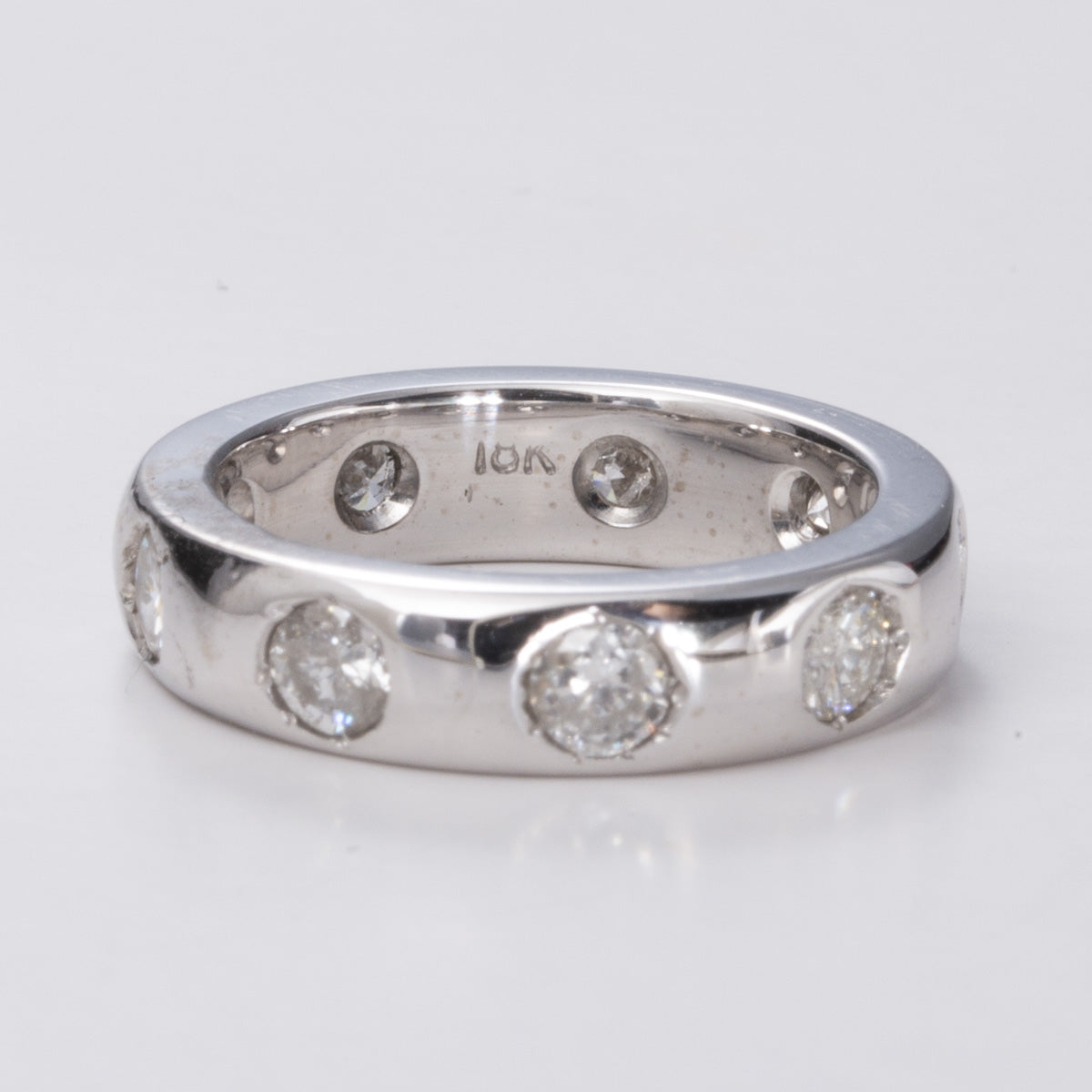 Diamond Flush Set 18K Band| 1.50ctw | Sz 5.75