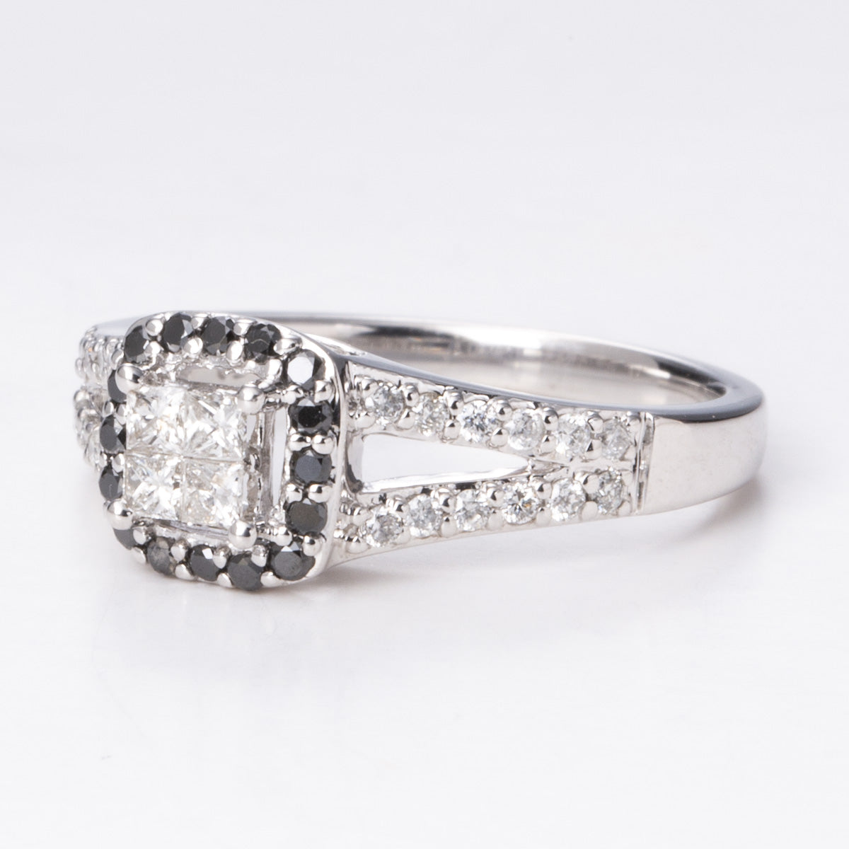 14k White Gold and Black Diamond Ring | 0.85 ctw | Sz 6.75