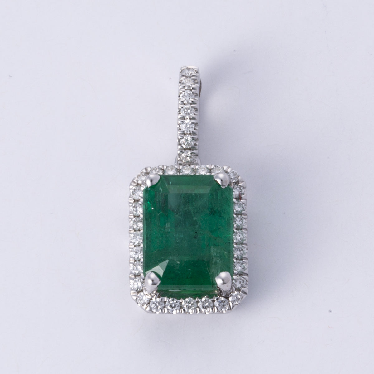 18k White Gold Emerald and Diamonds Pendant | 3.26 ct, 0.23 ctw