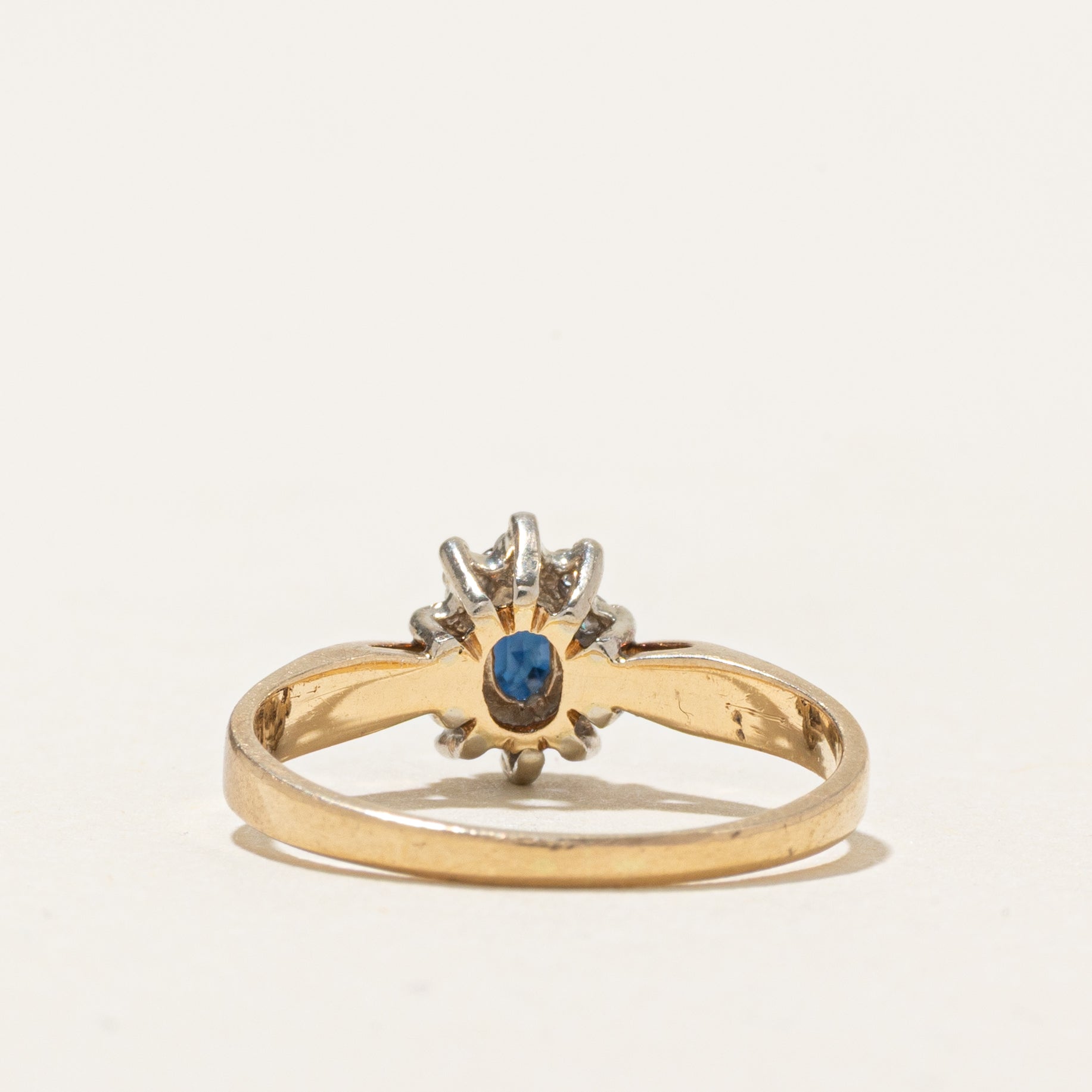 Oval Cut Sapphire & Diamond Petal Halo Ring | SZ 4.75