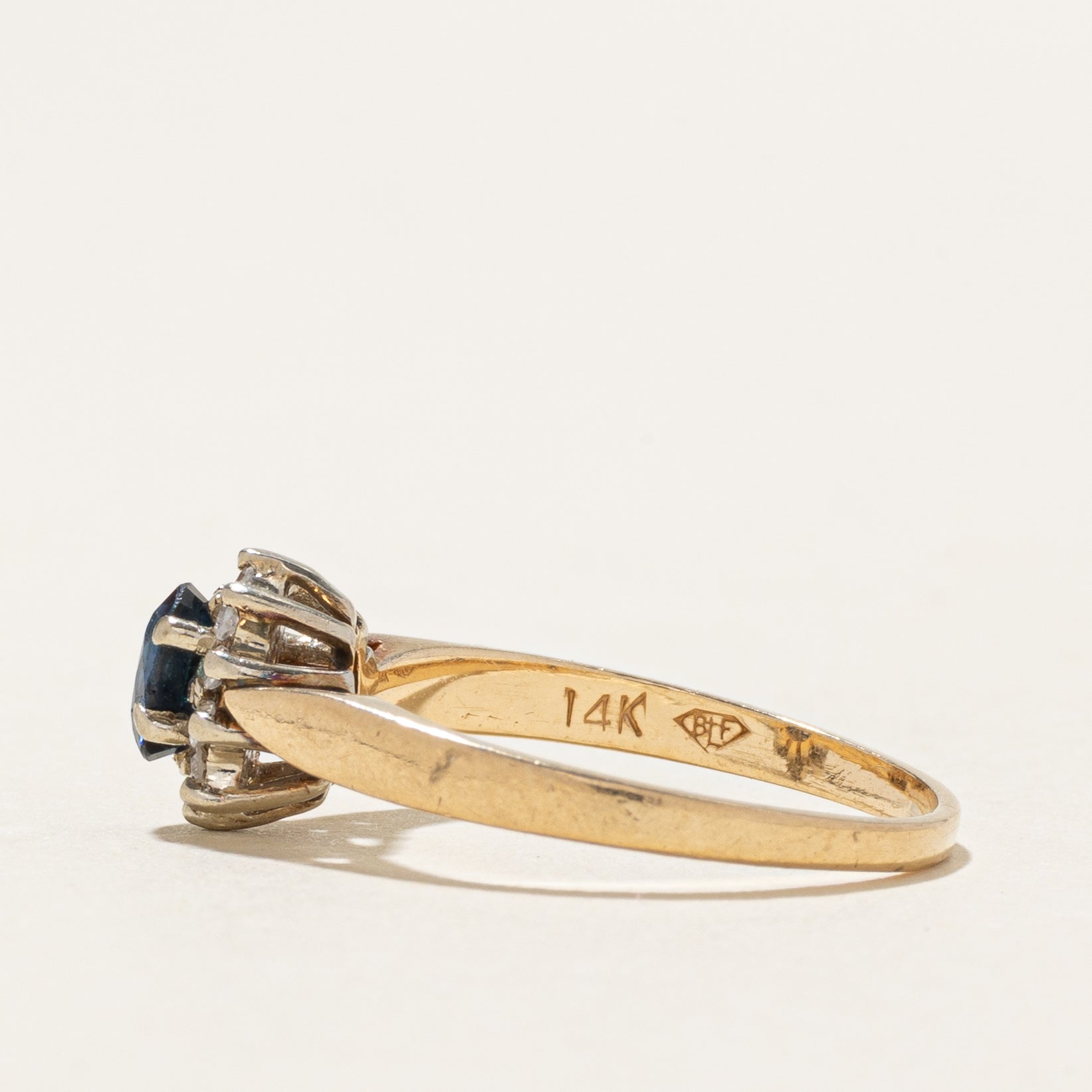 Oval Cut Sapphire & Diamond Petal Halo Ring | SZ 4.75