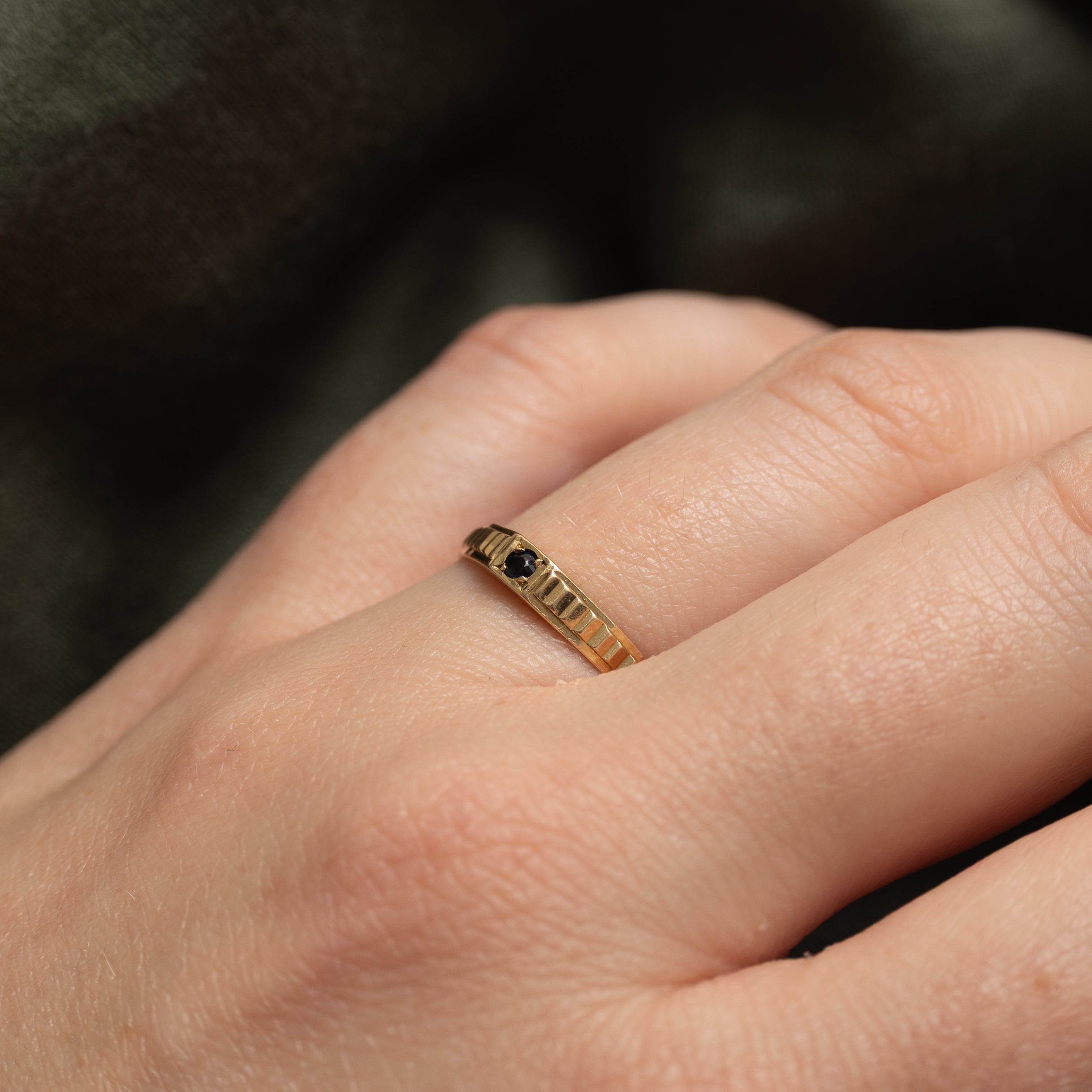 Sapphire Grooved Petite Band | SZ 7