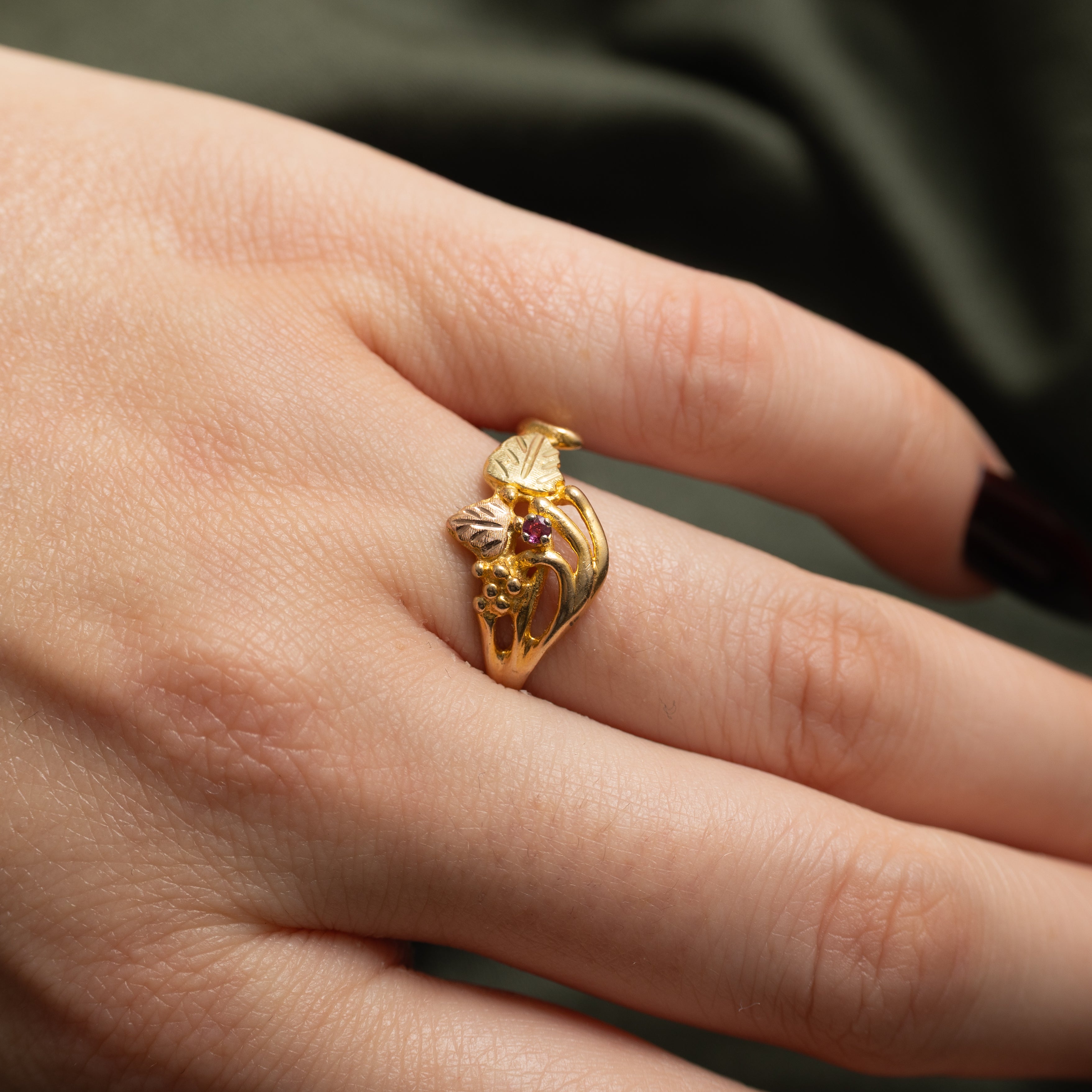 Tri Tone Ruby Leaf Ring | SZ 8.75