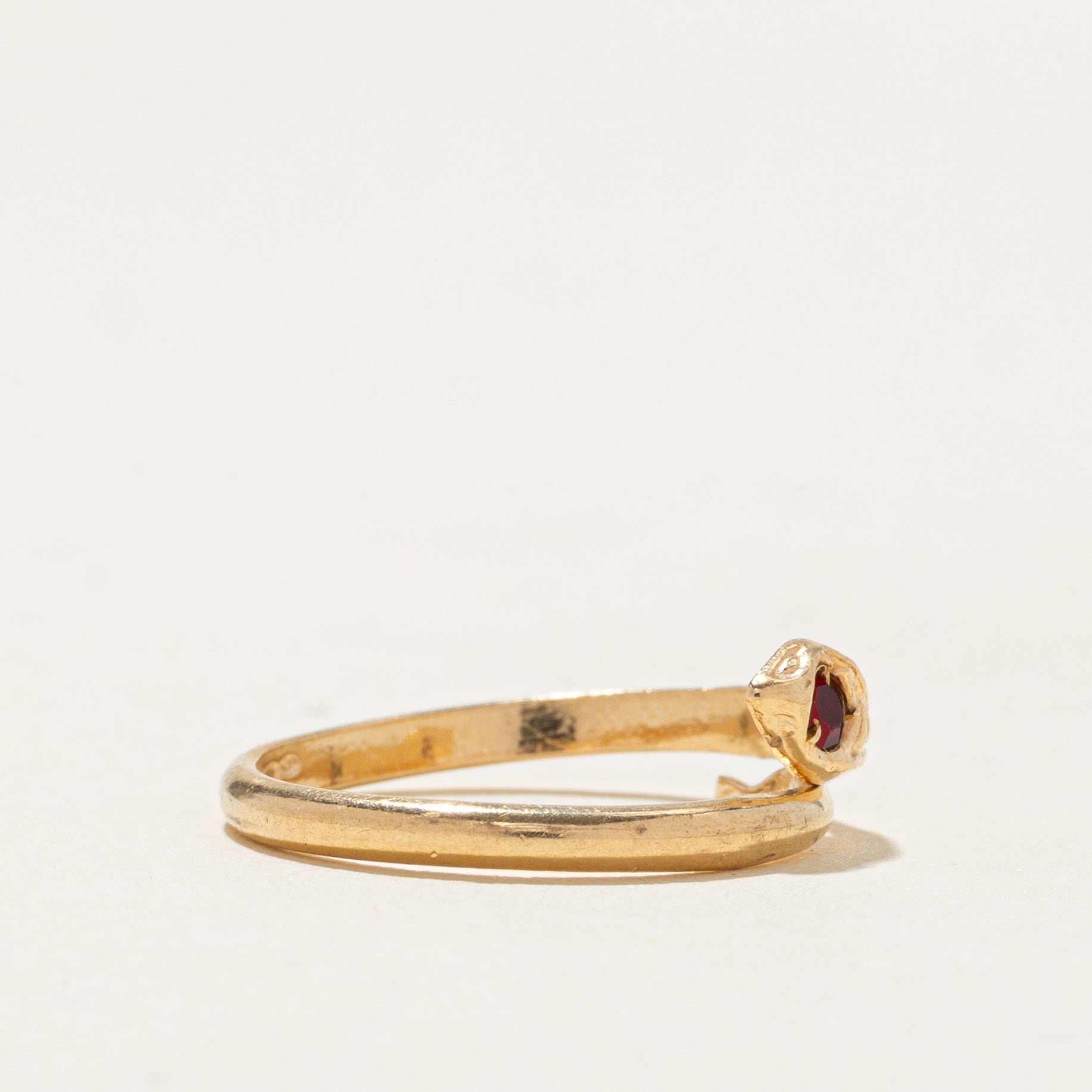 Bague serpent en grenat 18 carats | Taille 3,25