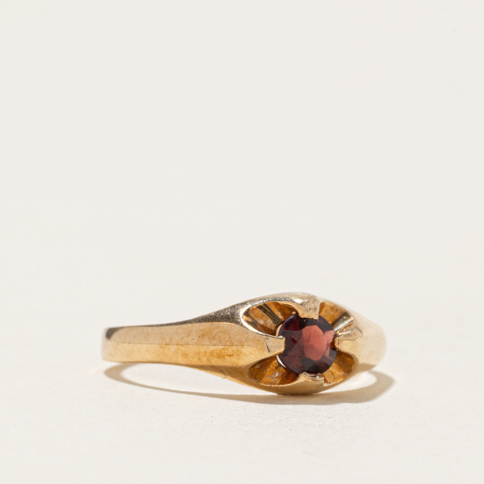 Belcher Set Garnet Ring | SZ 4