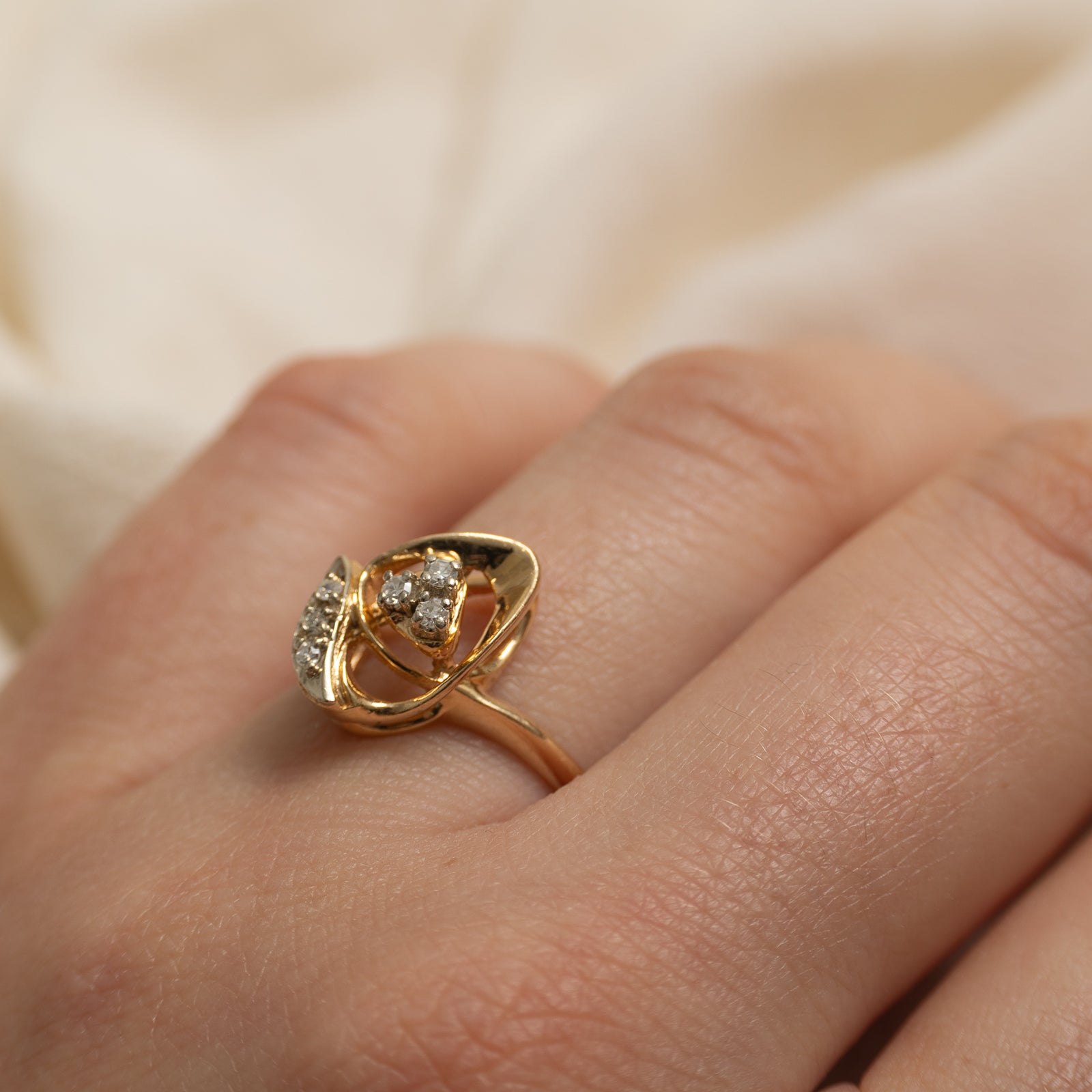 14k Scattered Diamond Abstract Ring | SZ 6