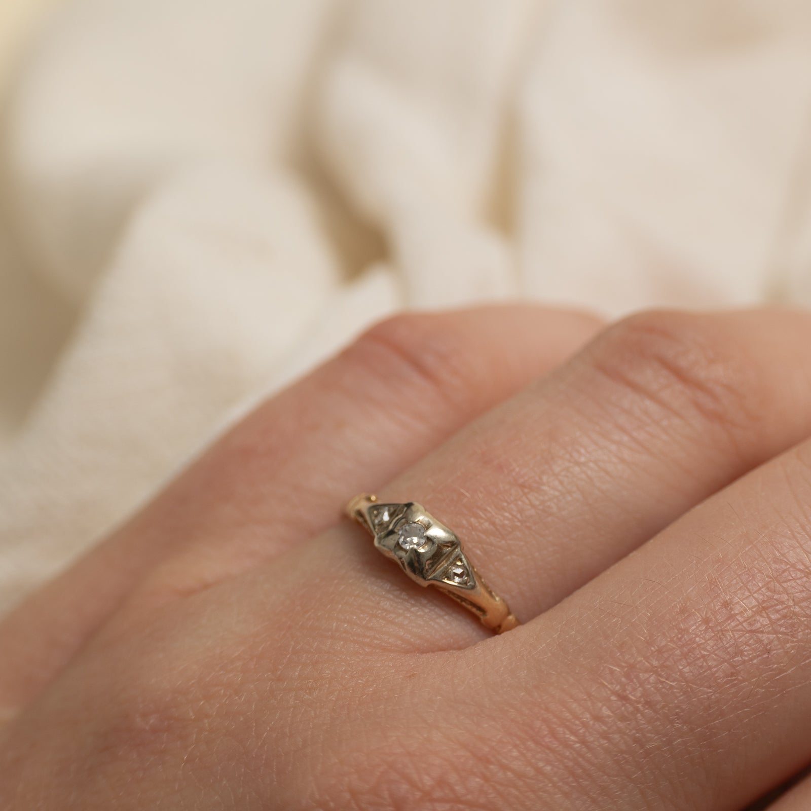 10k Two-Tone Illusion Set Diamond Ring | SZ 7.75