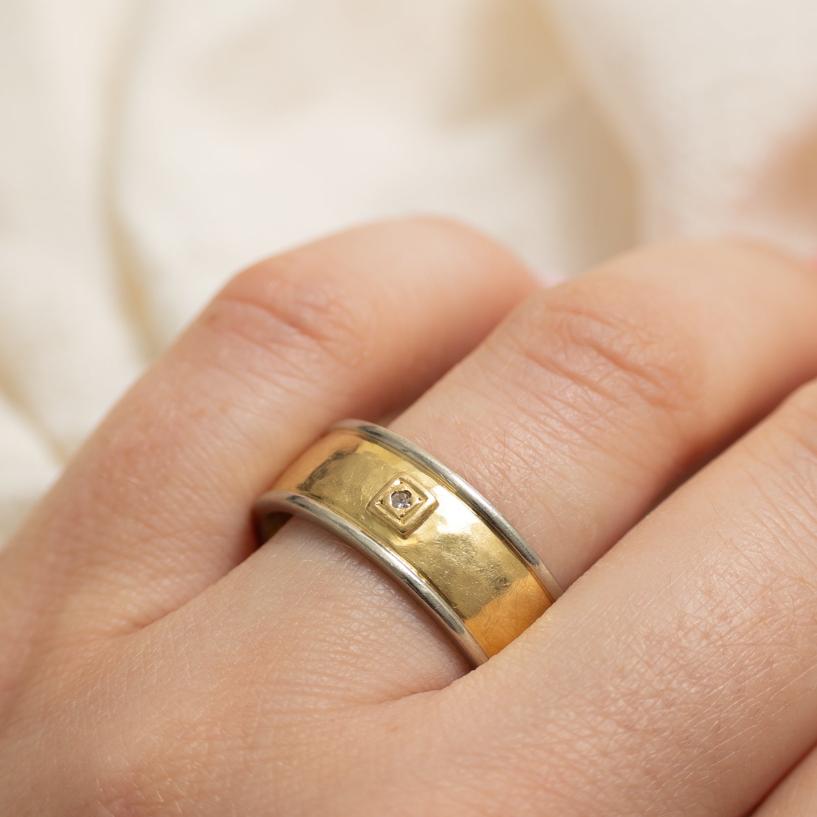 18k Two Tone Diamond Hammered Band | 8.25mm | SZ 11.75