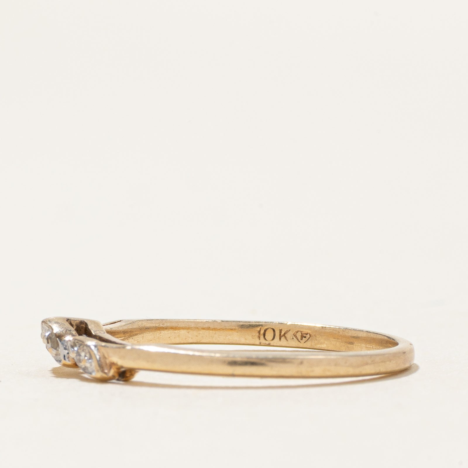 10k Diamond Thin Leaf Contour Ring | SZ 5.5