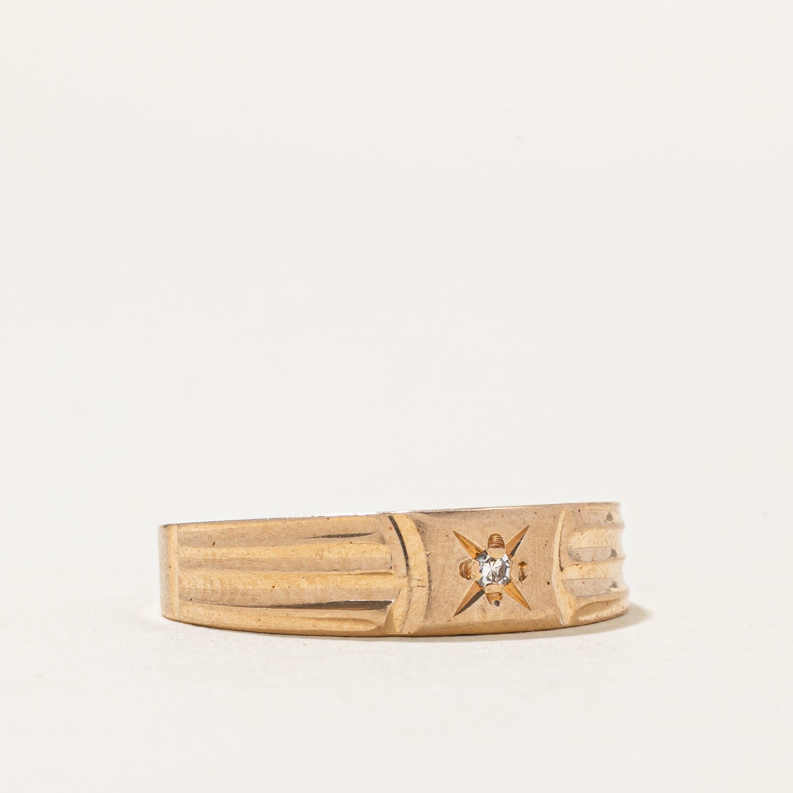 Star Set Diamond Grooved Ring | SZ 5.75