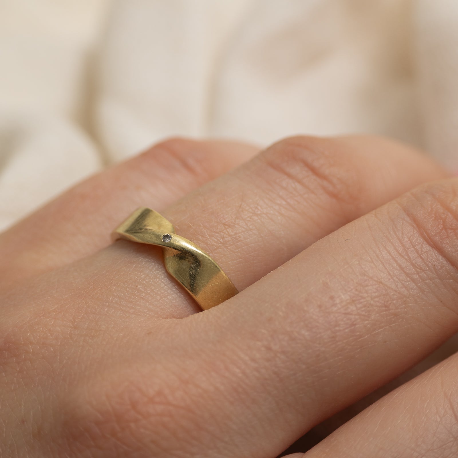 14k Diamond Twisted Band | 4.75mm | SZ 6