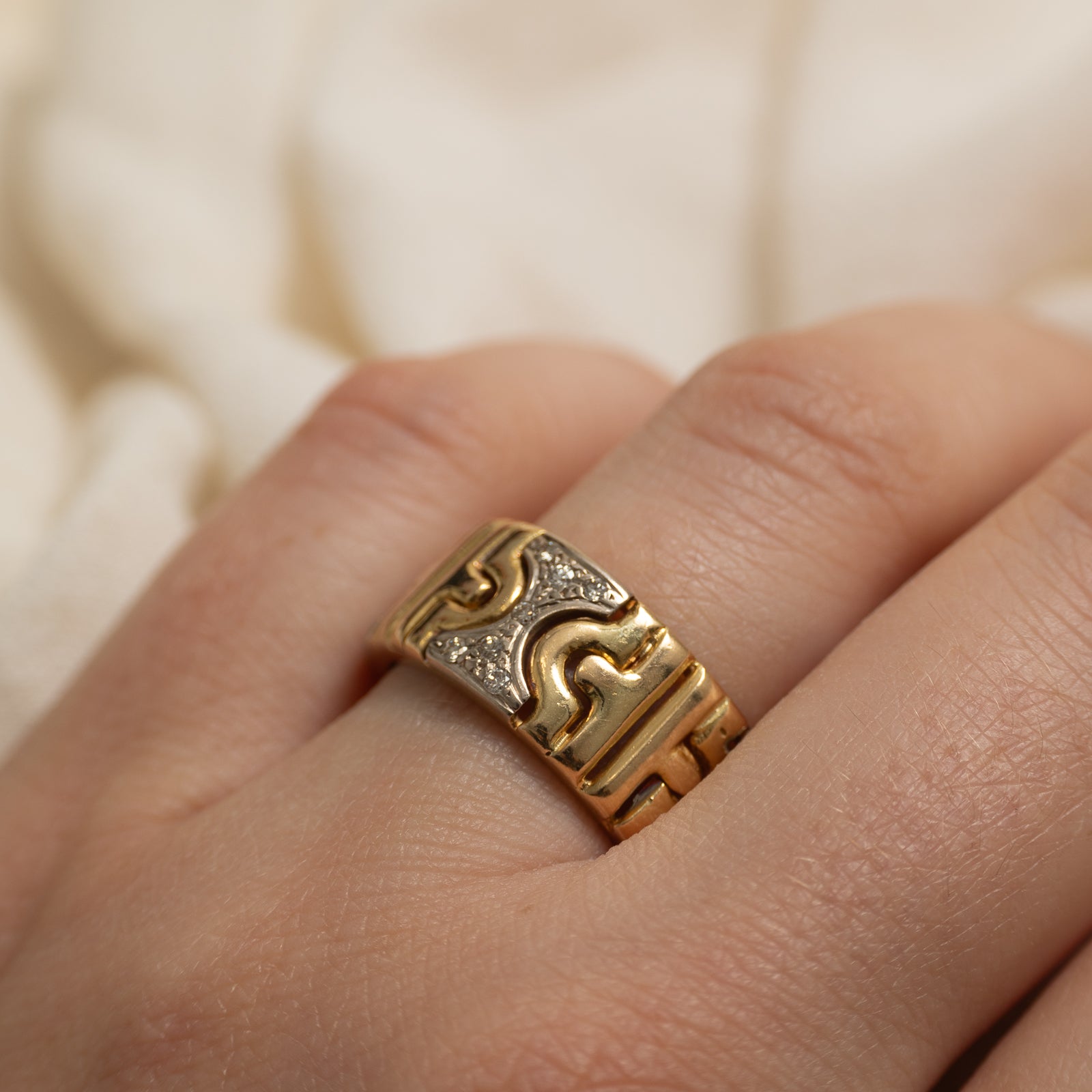 Bague sablier côtelée à diamants bicolores | 9,5 mm | Taille 7