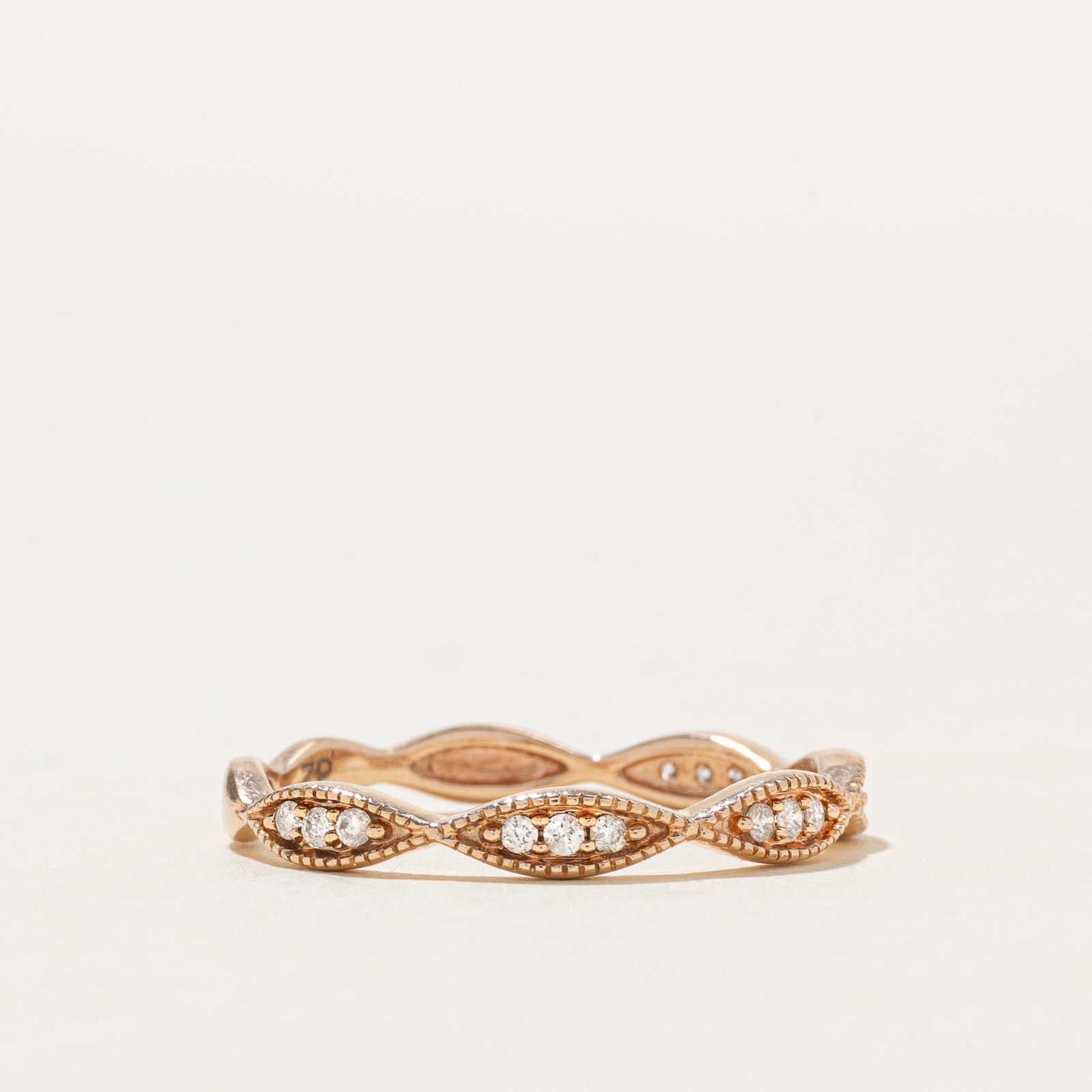 Bague Birmingham en or 10 carats sertie de diamants et ornée d'un motif festonné et de perles fines | Taille 6