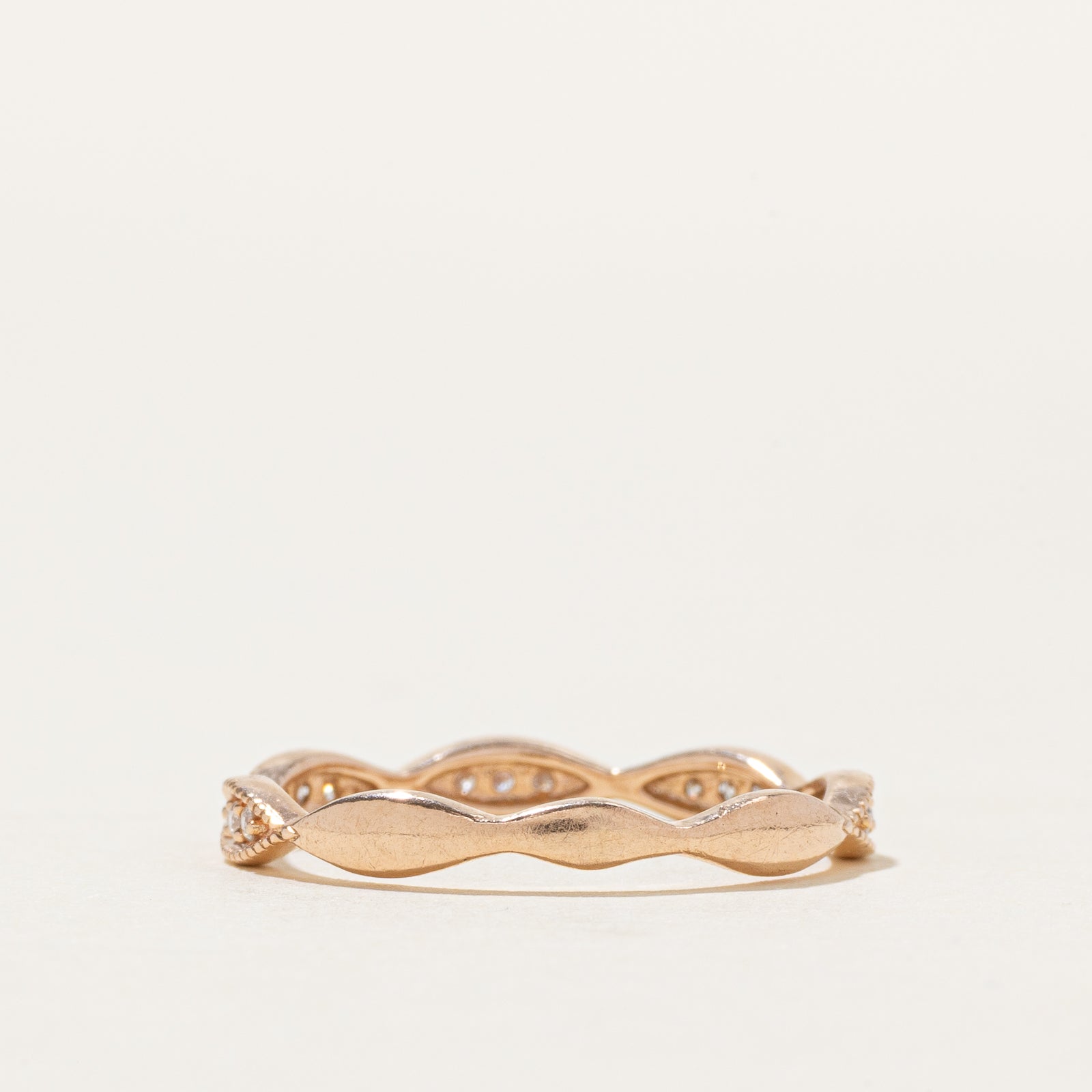 Bague Birmingham en or 10 carats sertie de diamants et ornée d'un motif festonné et de perles fines | Taille 6