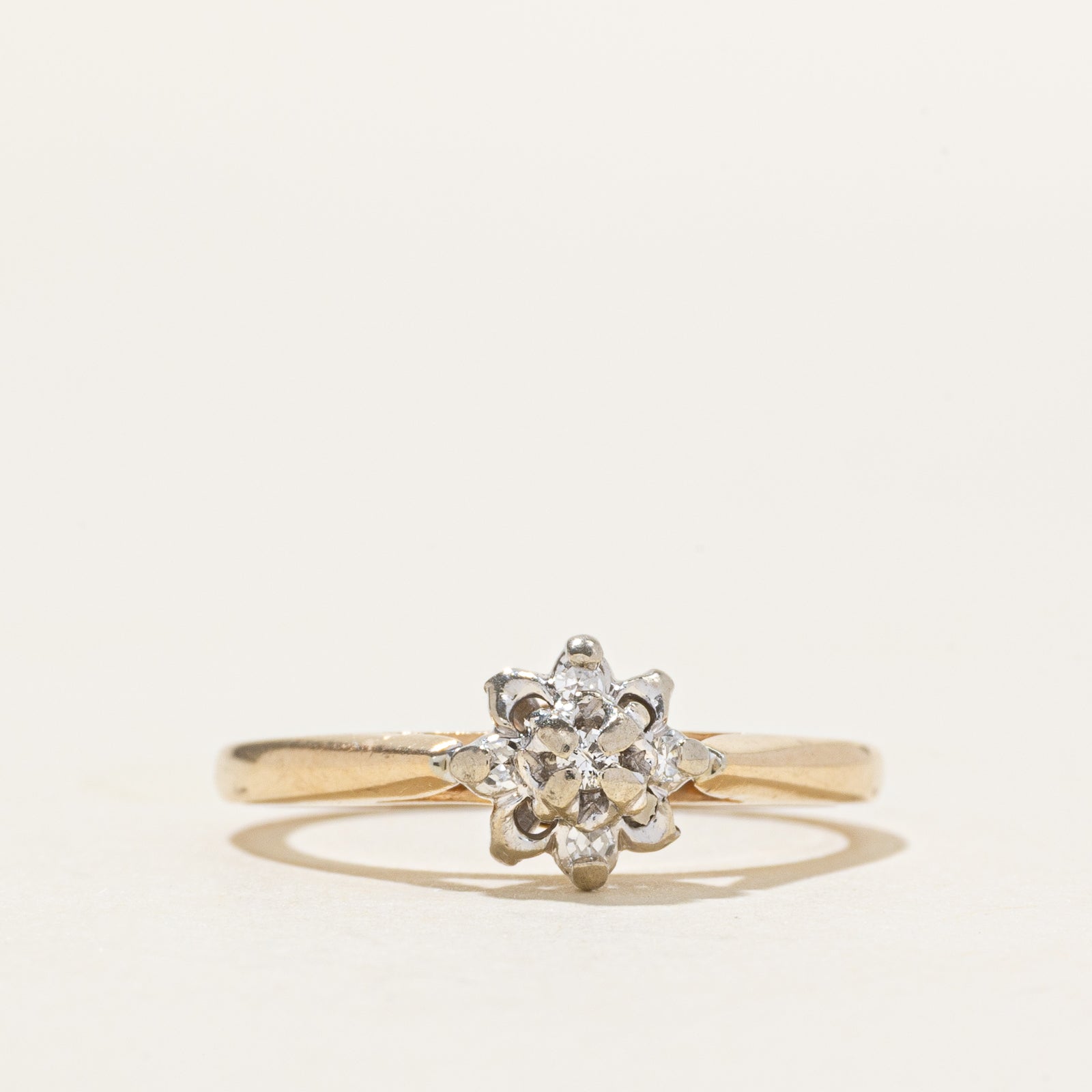 14k Illusion Set Diamond Cluster Ring | SZ 5