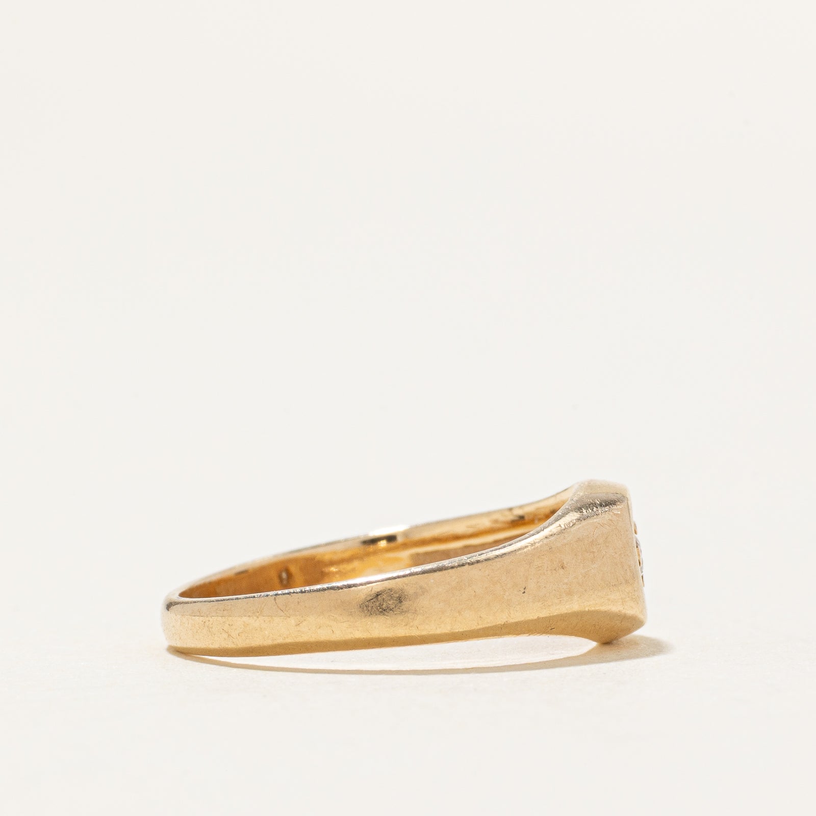 14k Solitaire Diamond Textured Circle Ring | SZ 4