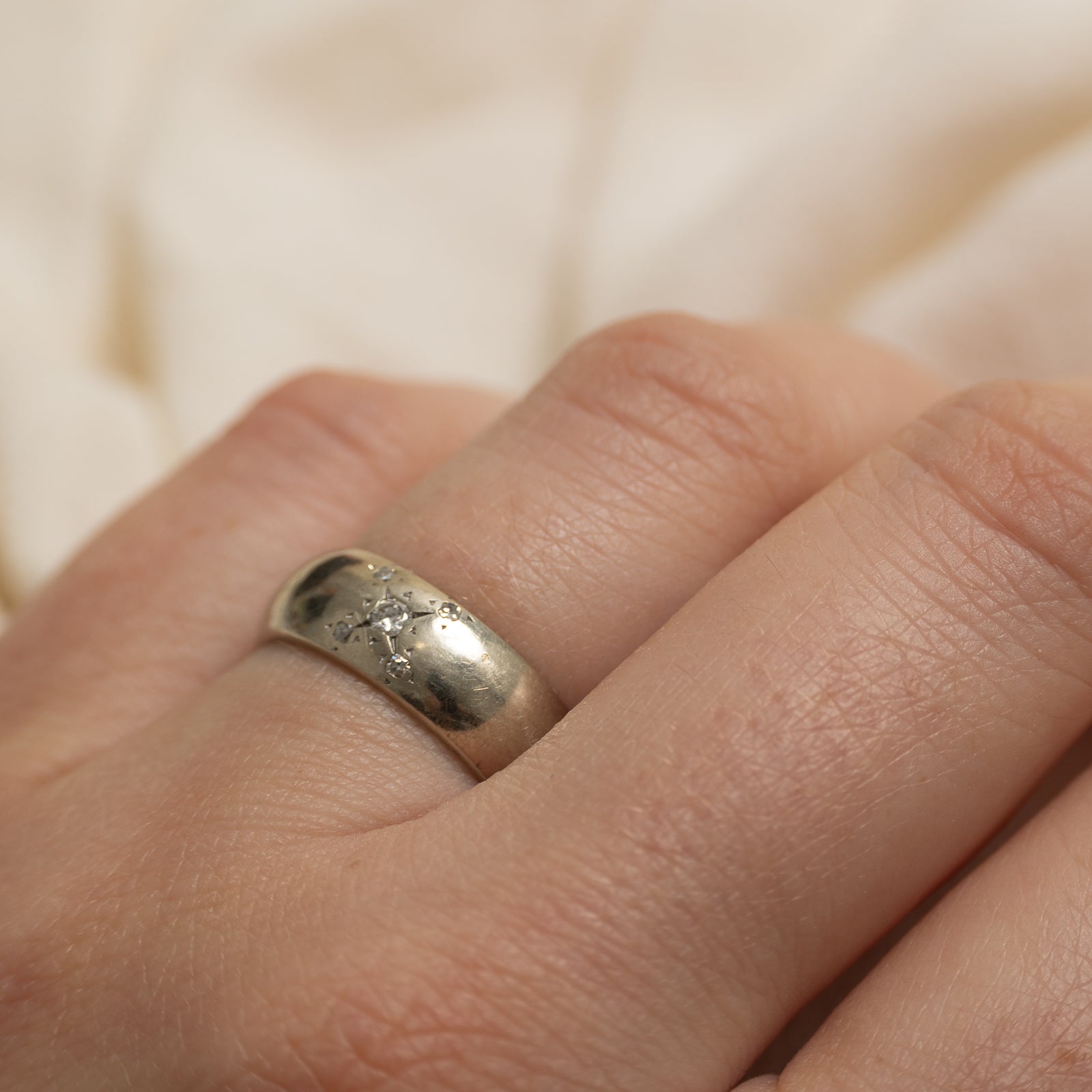 10k Star Set Diamond Accent Band | 6mm | SZ 6.25
