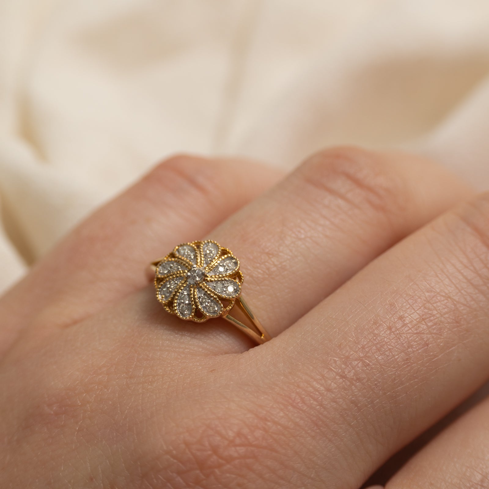 10k Diamond Flower Milgrained Ring | SZ 7