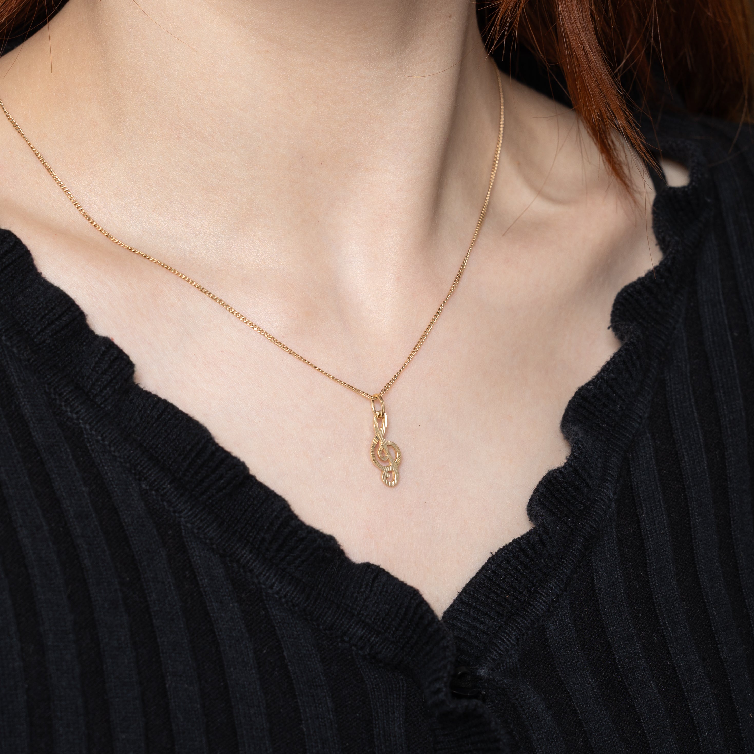 10k Yellow Gold Grooved Treble Clef Charm