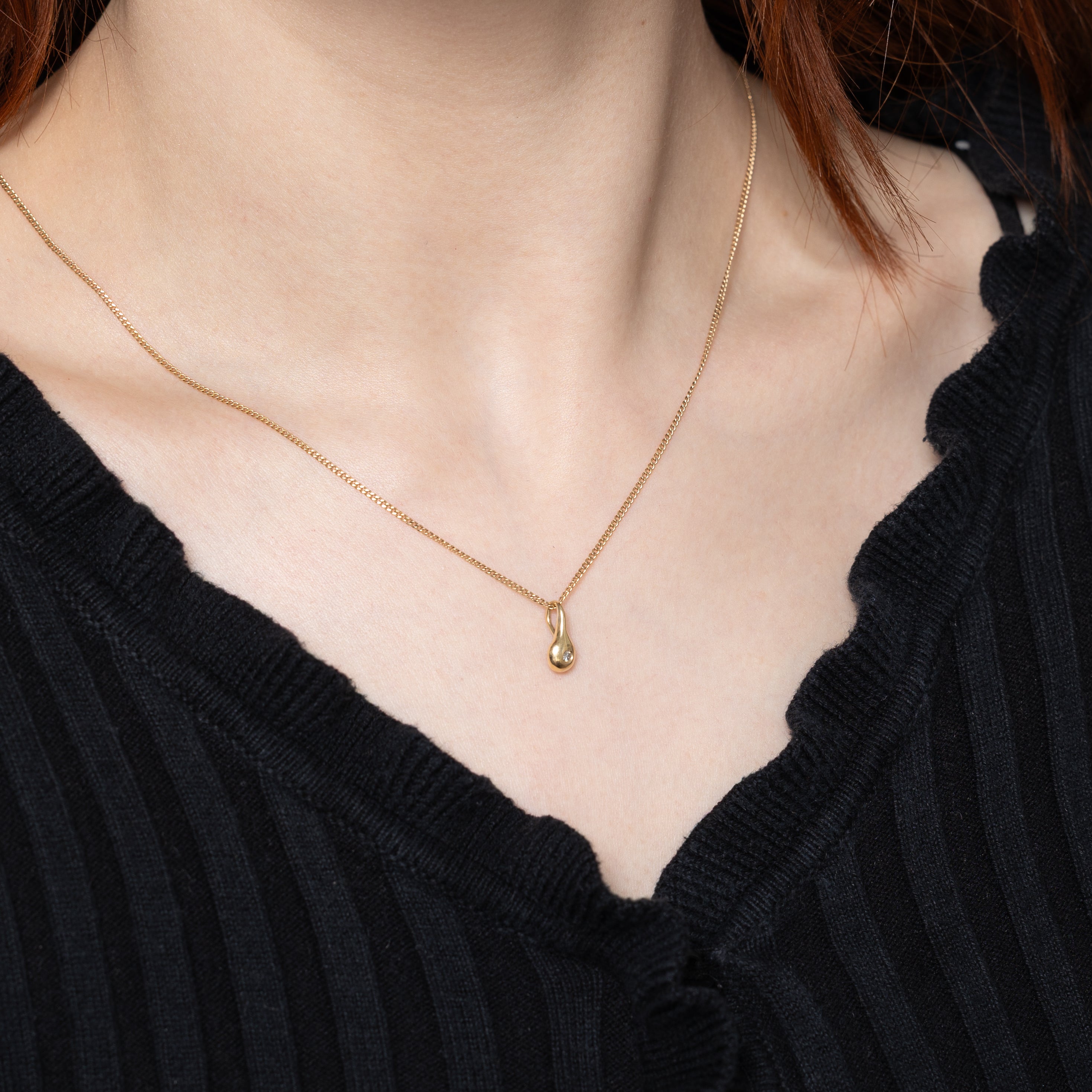 18k Flush Set Diamond Teardrop Pendant