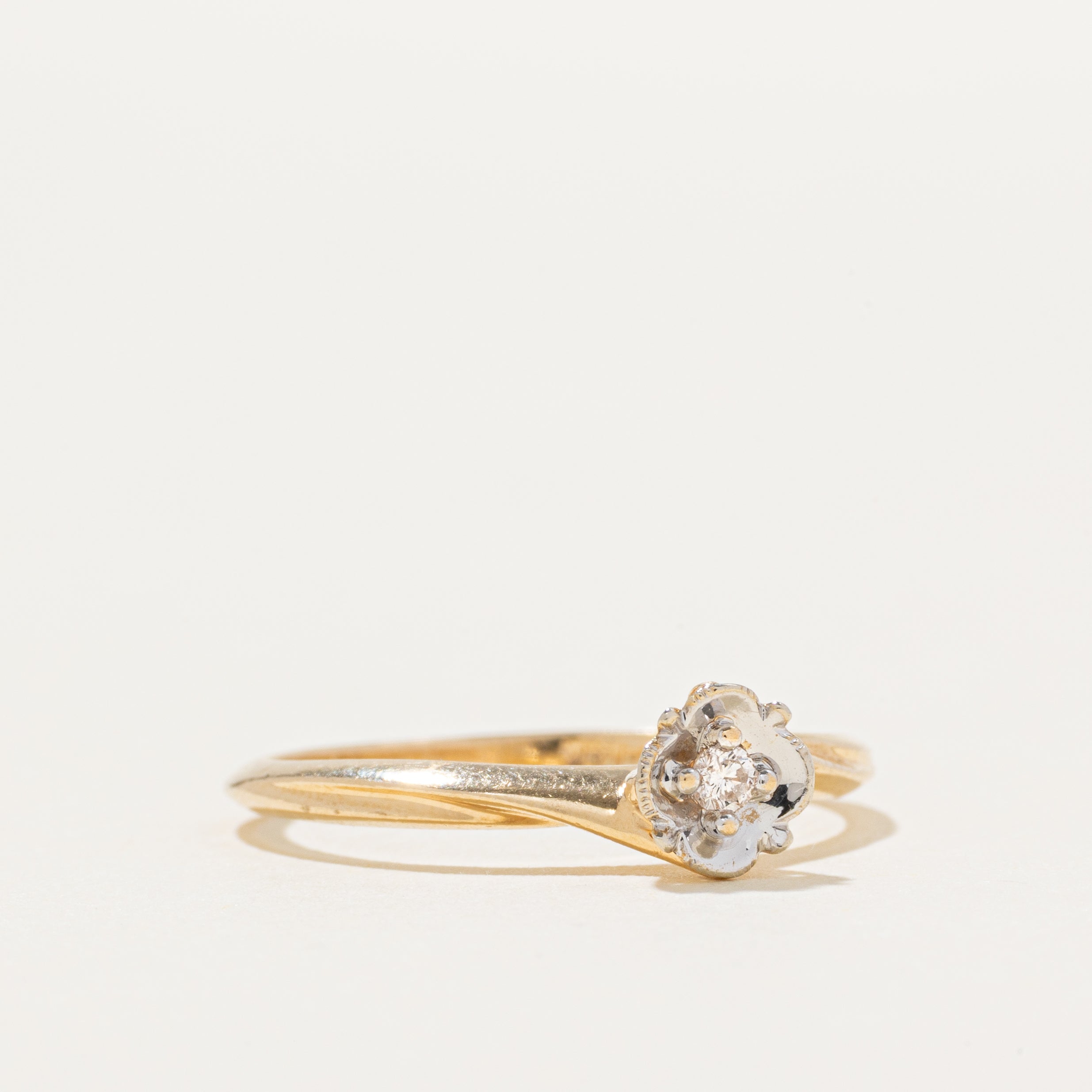 10k Diamond Twisting Clover Ring | SZ 6