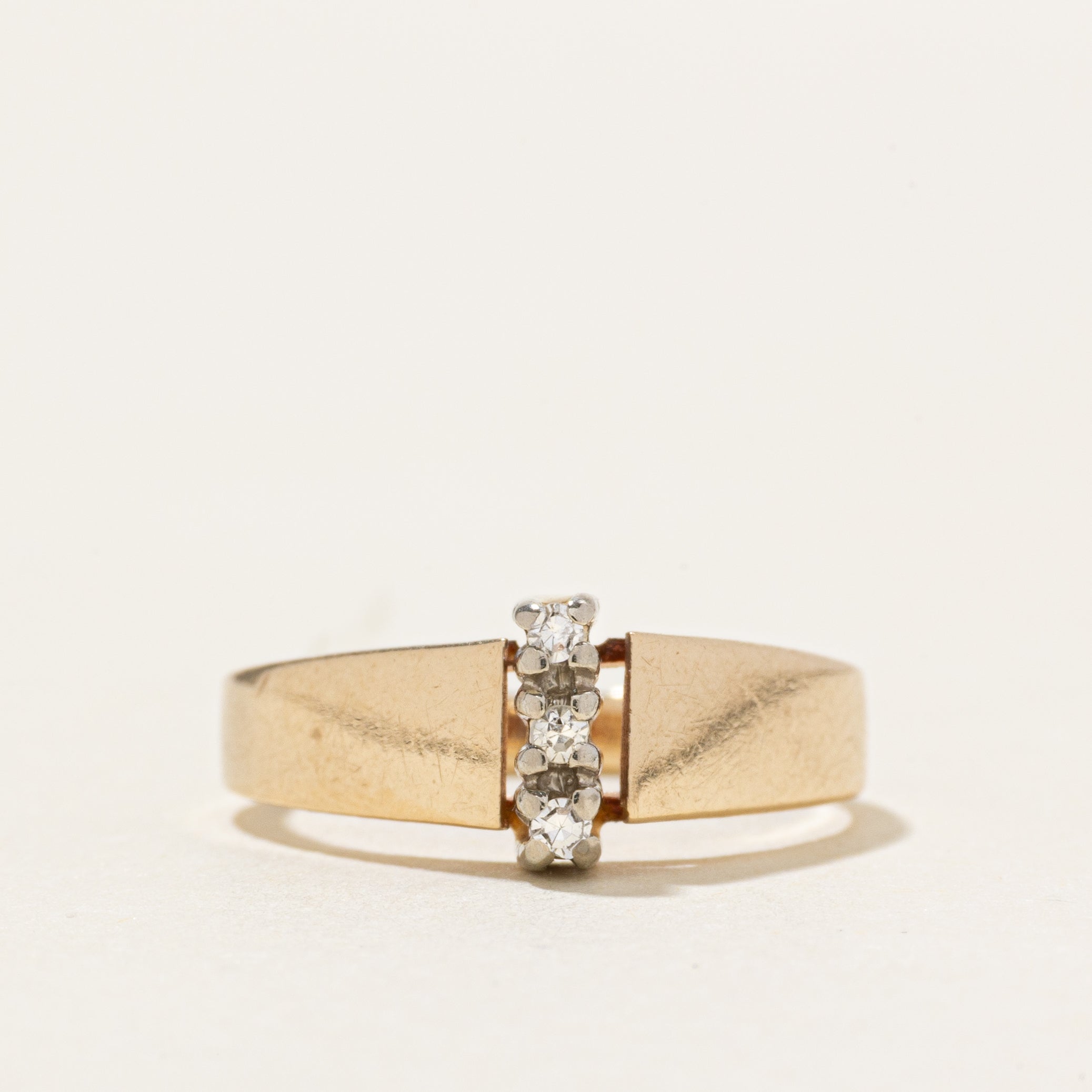 10k Diamond Column Tapered Ring | SZ 3.75