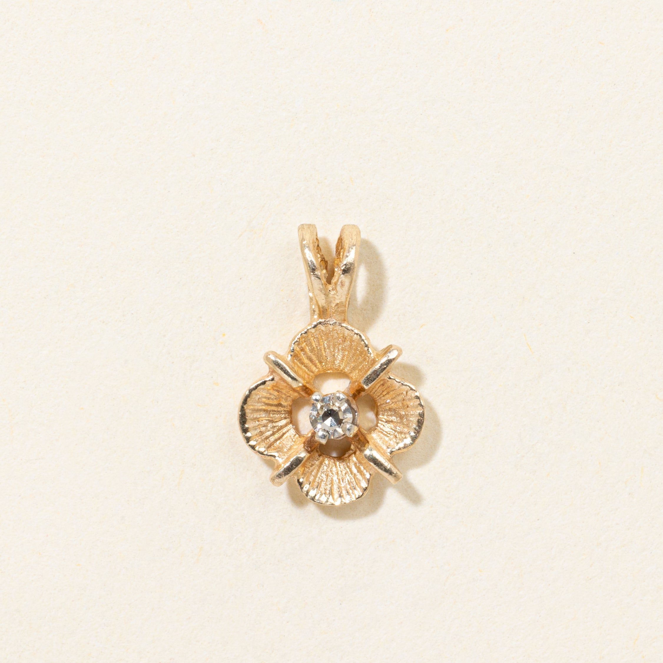 14k Diamond Textured Cloverleaf Pendant