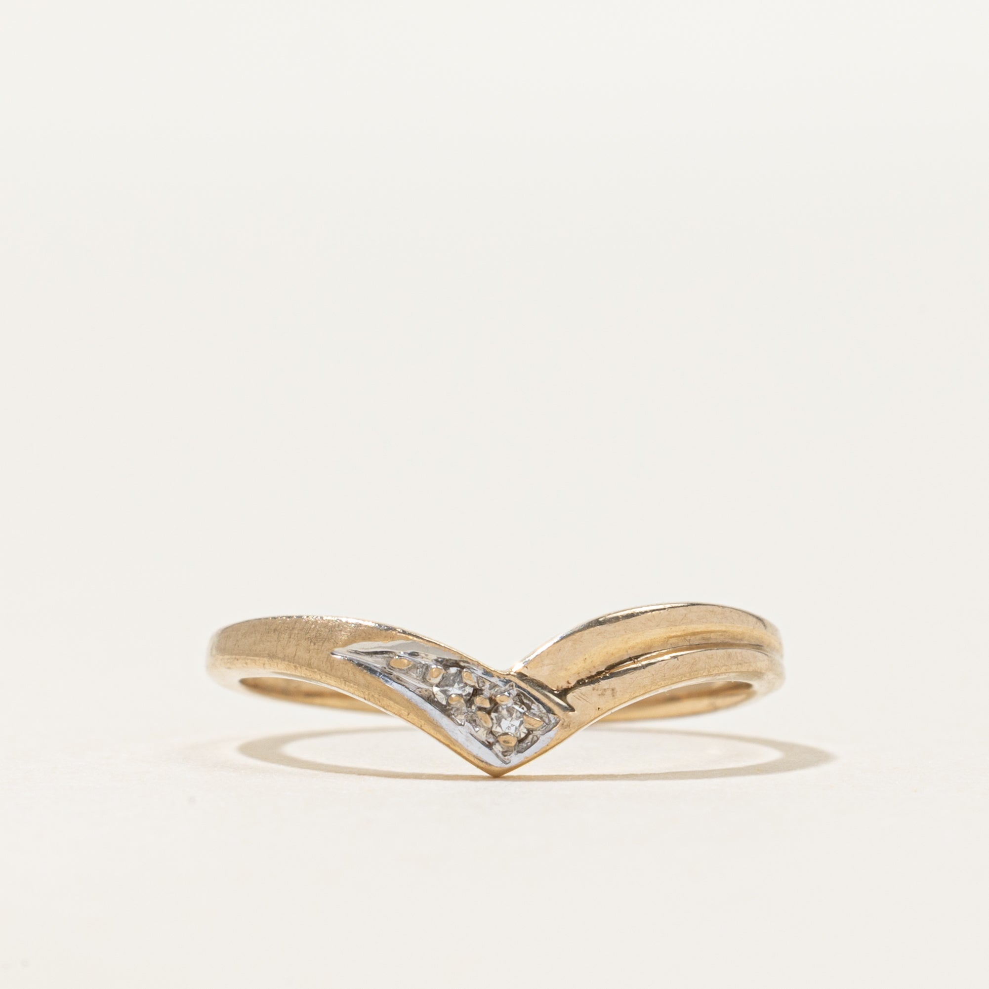 10k Diamond Grooved Chevron Ring | SZ 4