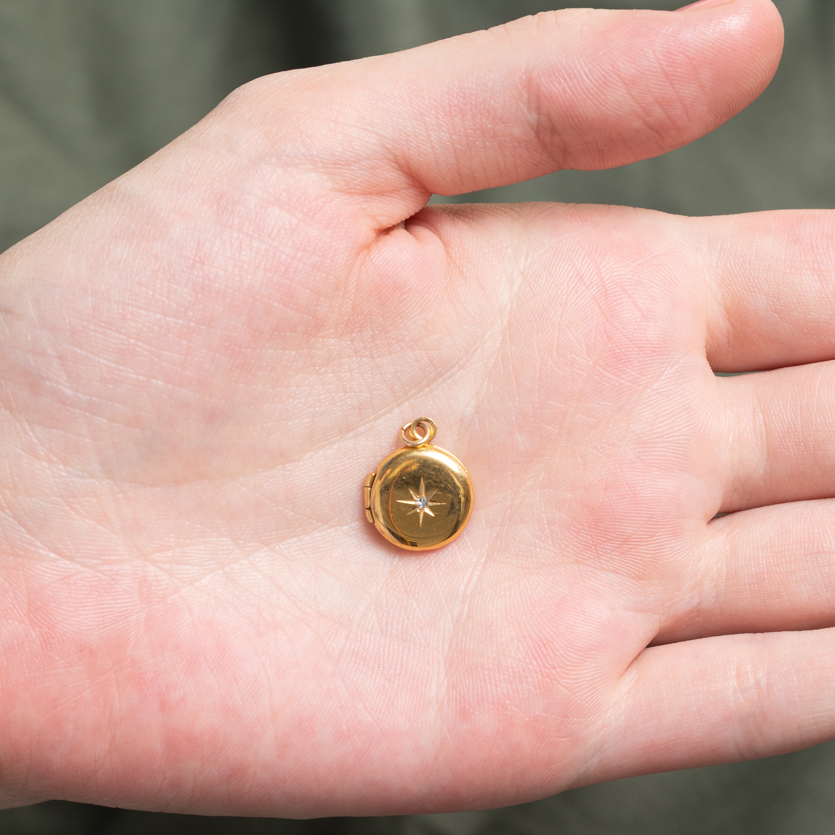 14k Star Set Diamond Locket