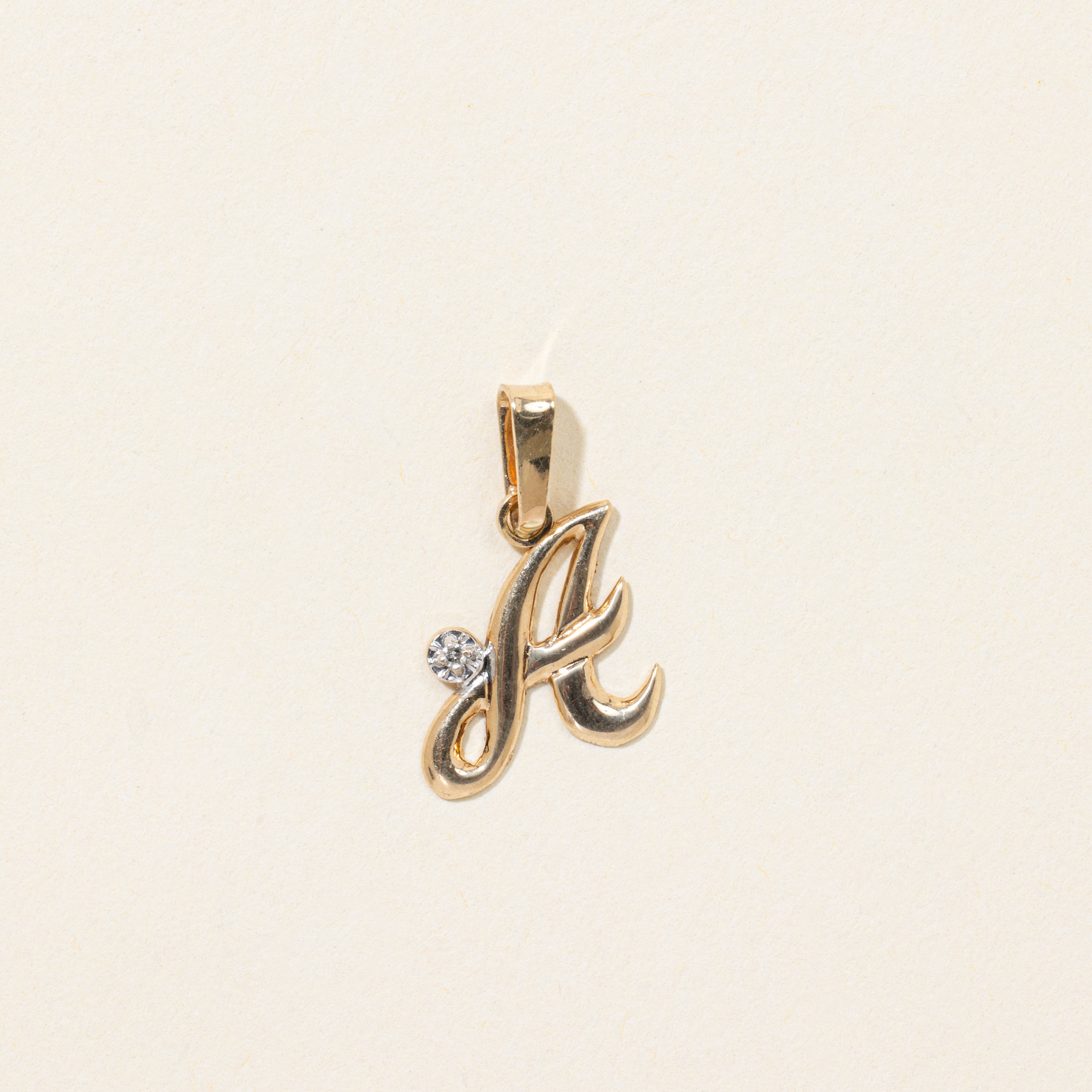 Pendentif initial « A » en diamant 10 carats