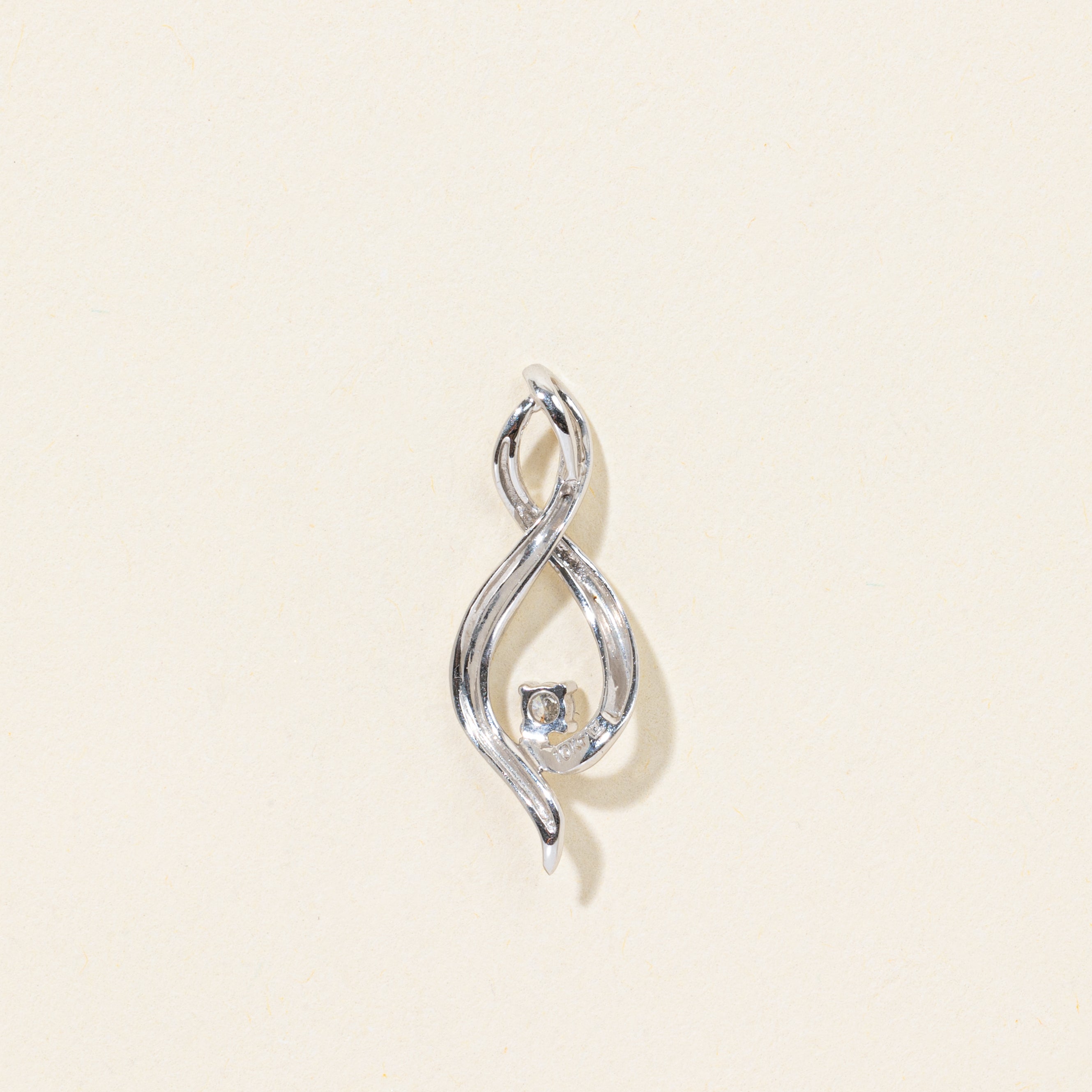 10k Diamond Twisted Pendant
