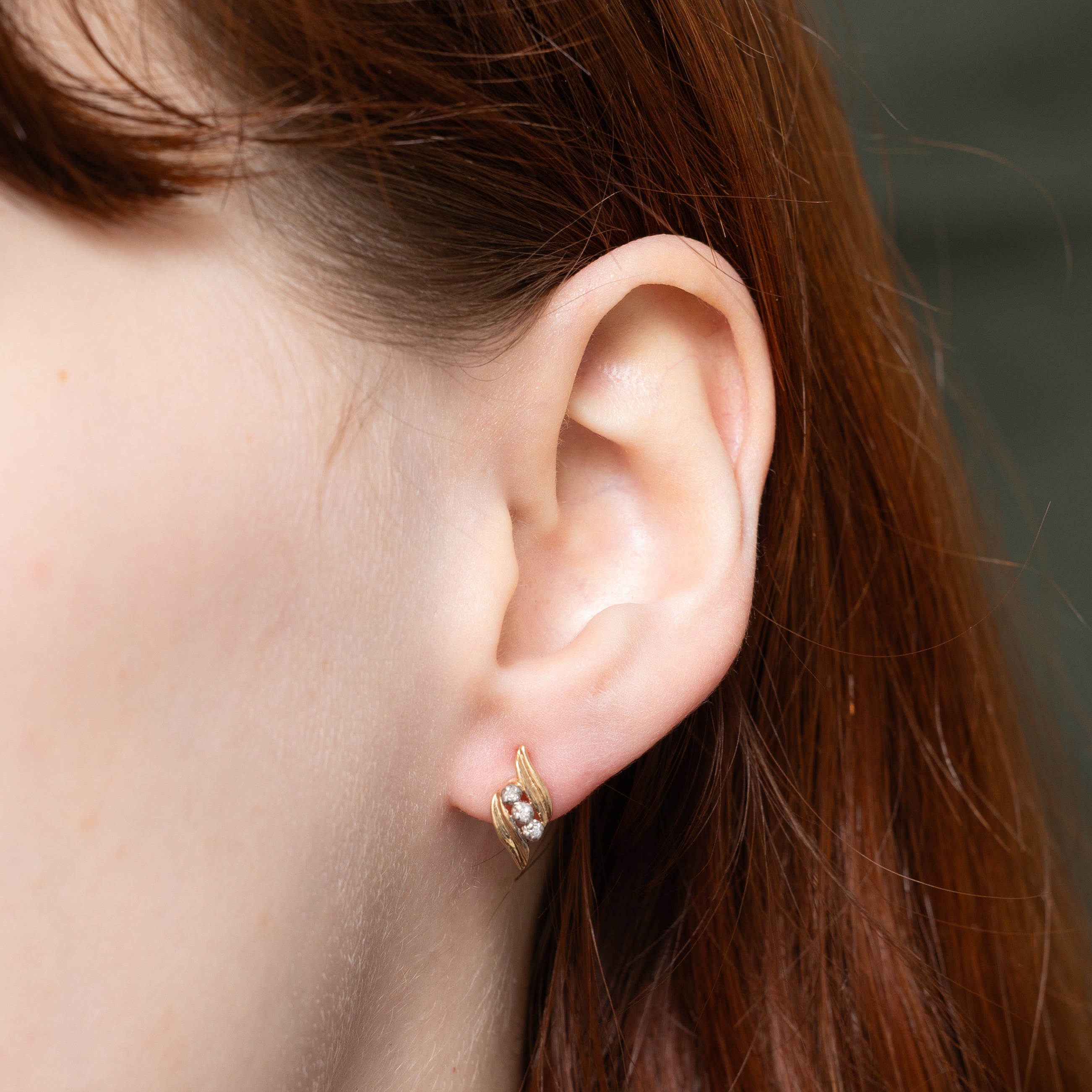 10k Diamond Grooved Swirl Stud Earrings