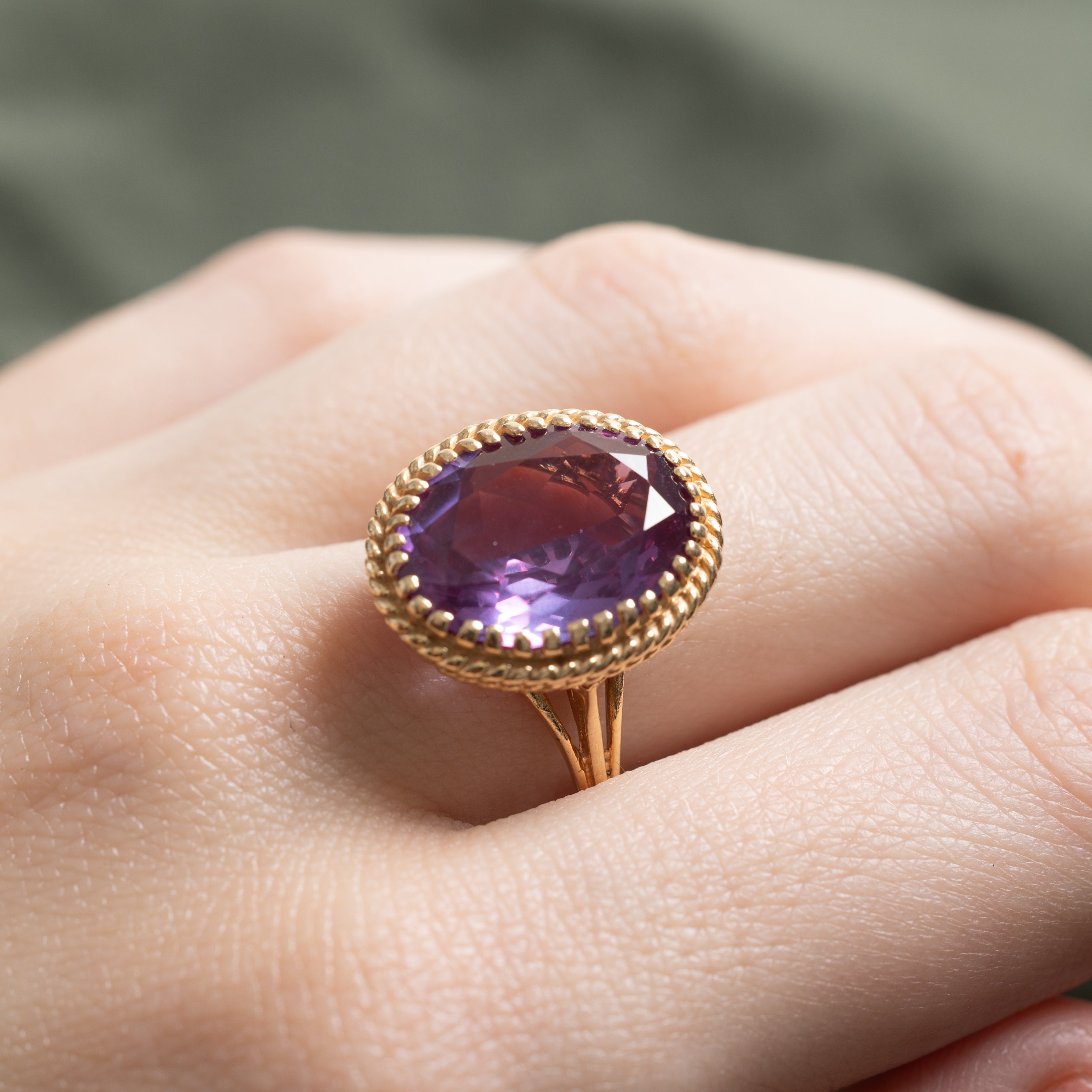 Synthetic Colour Change Sapphire Cocktail Ring | 8.65ct | SZ 8.5