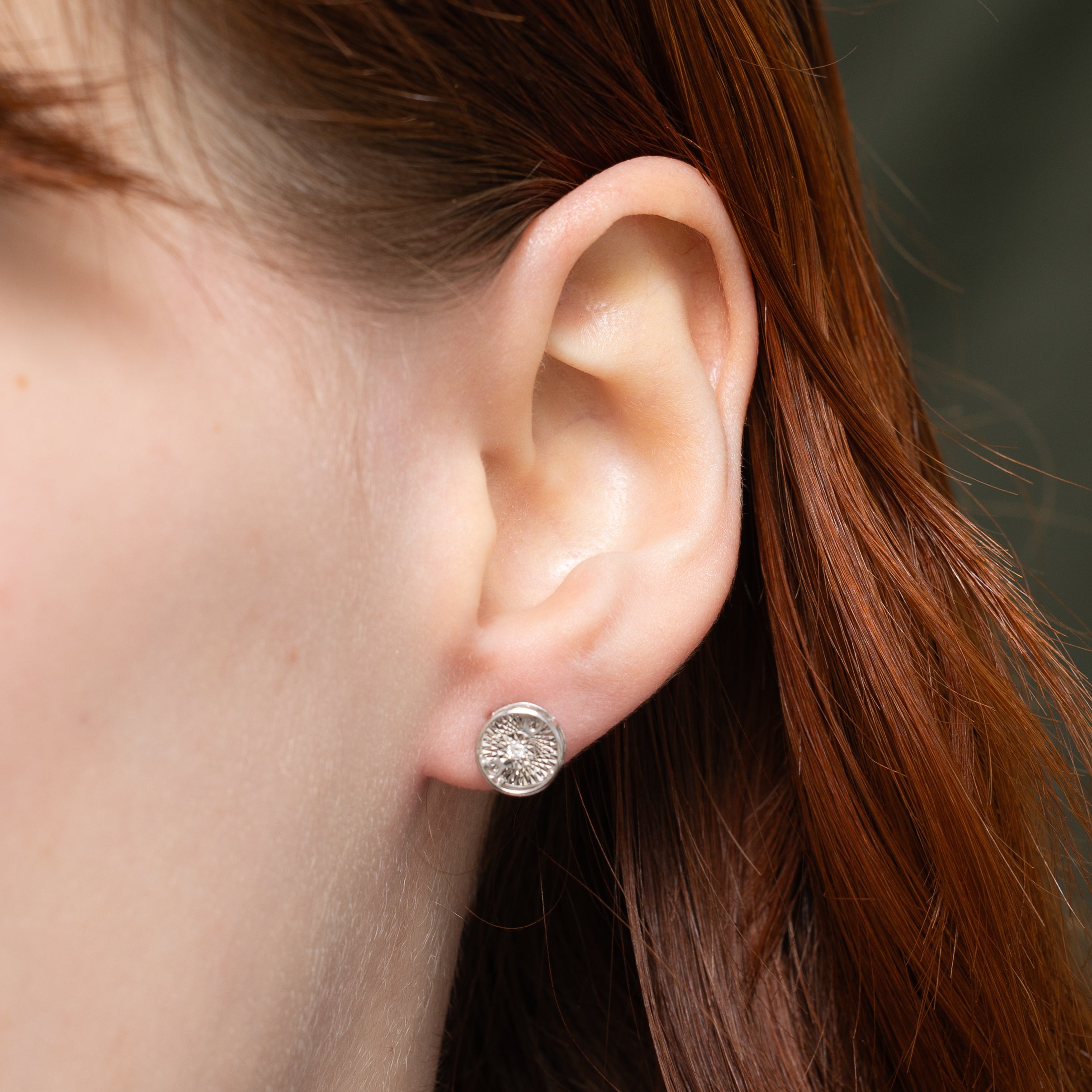 18k Illusion Set Diamond Kinetic Stud Earrings