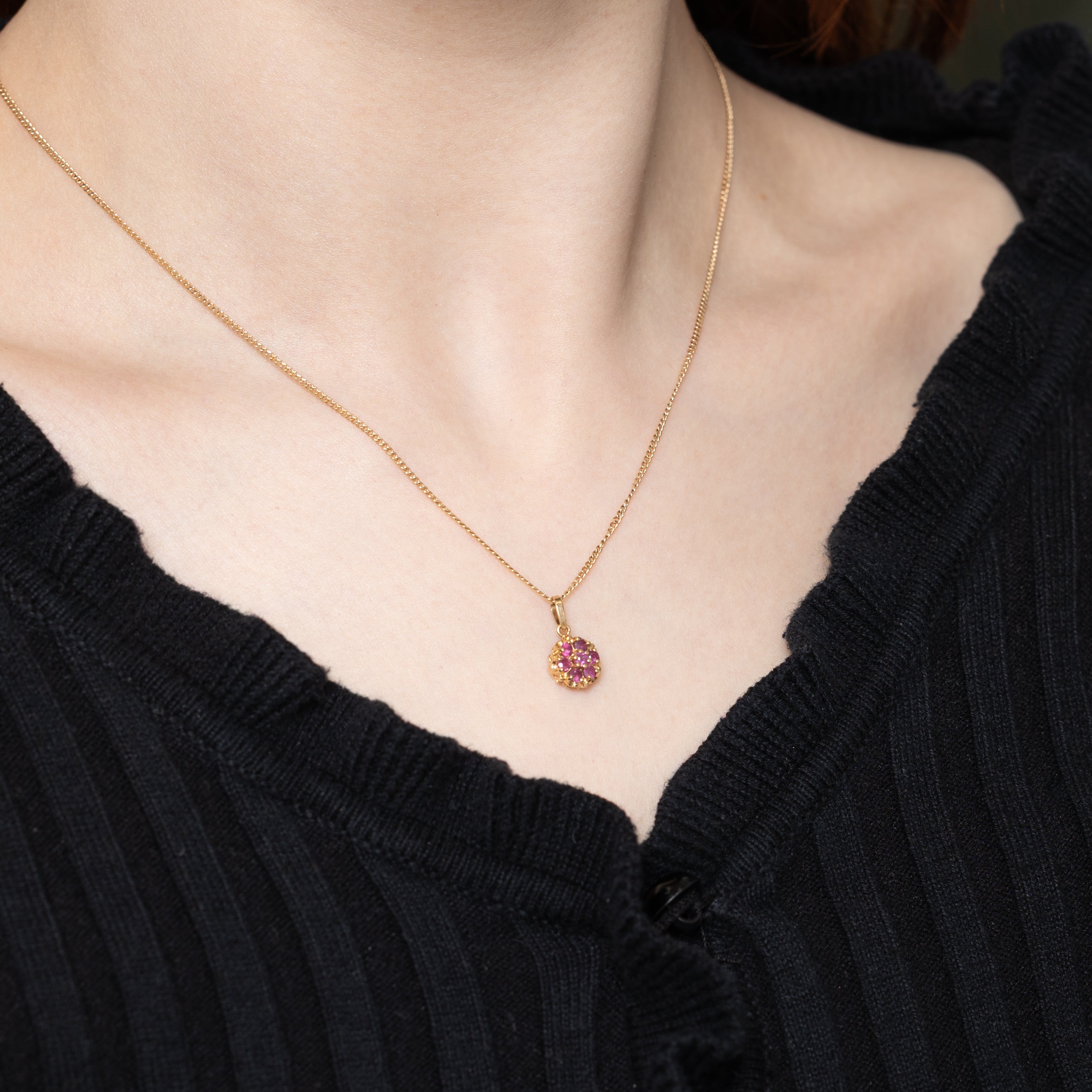 Pendentif marguerite en rubis 14 carats | 0,08 ct
