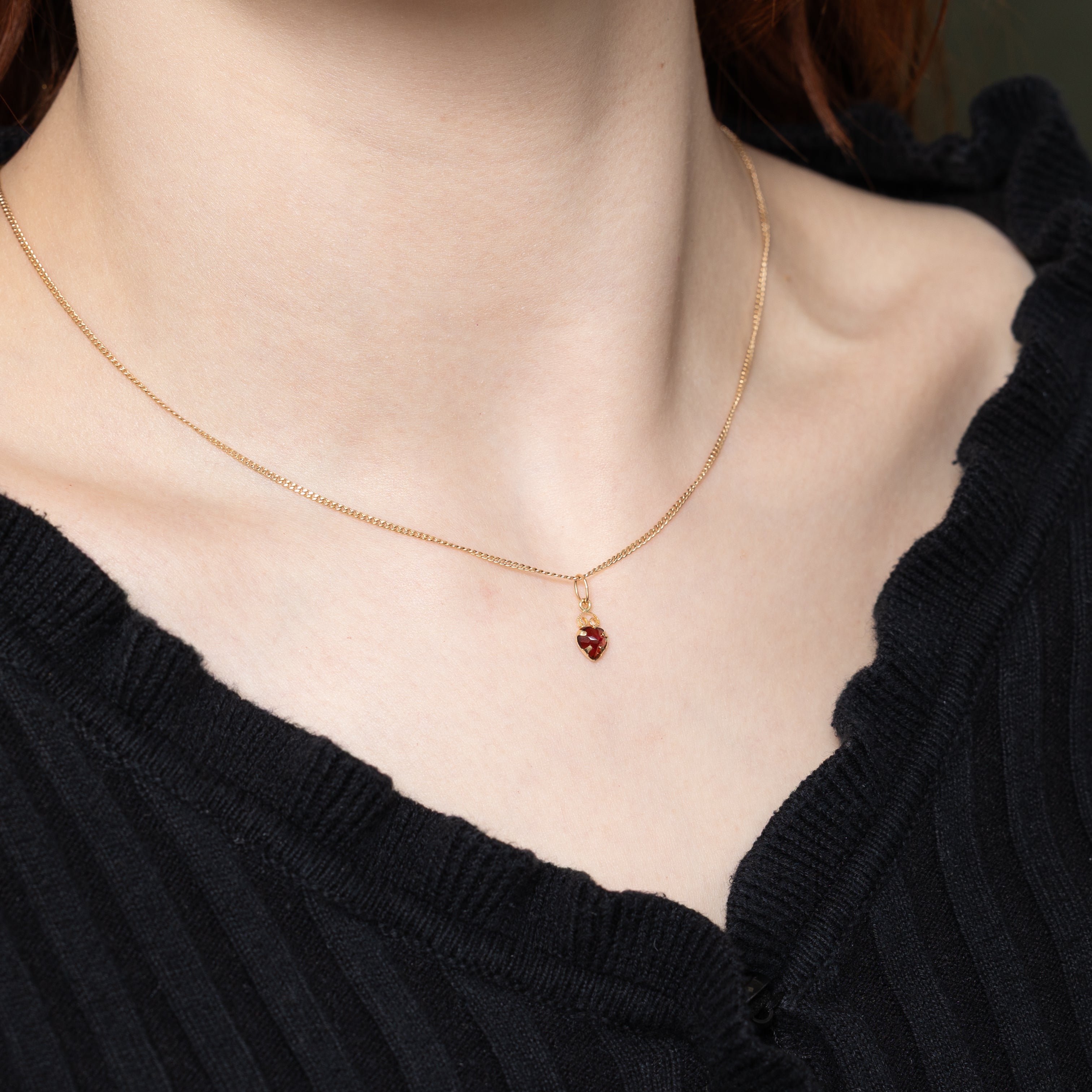 Breloque en grenat taille cœur 10 carats | 0,28 ct