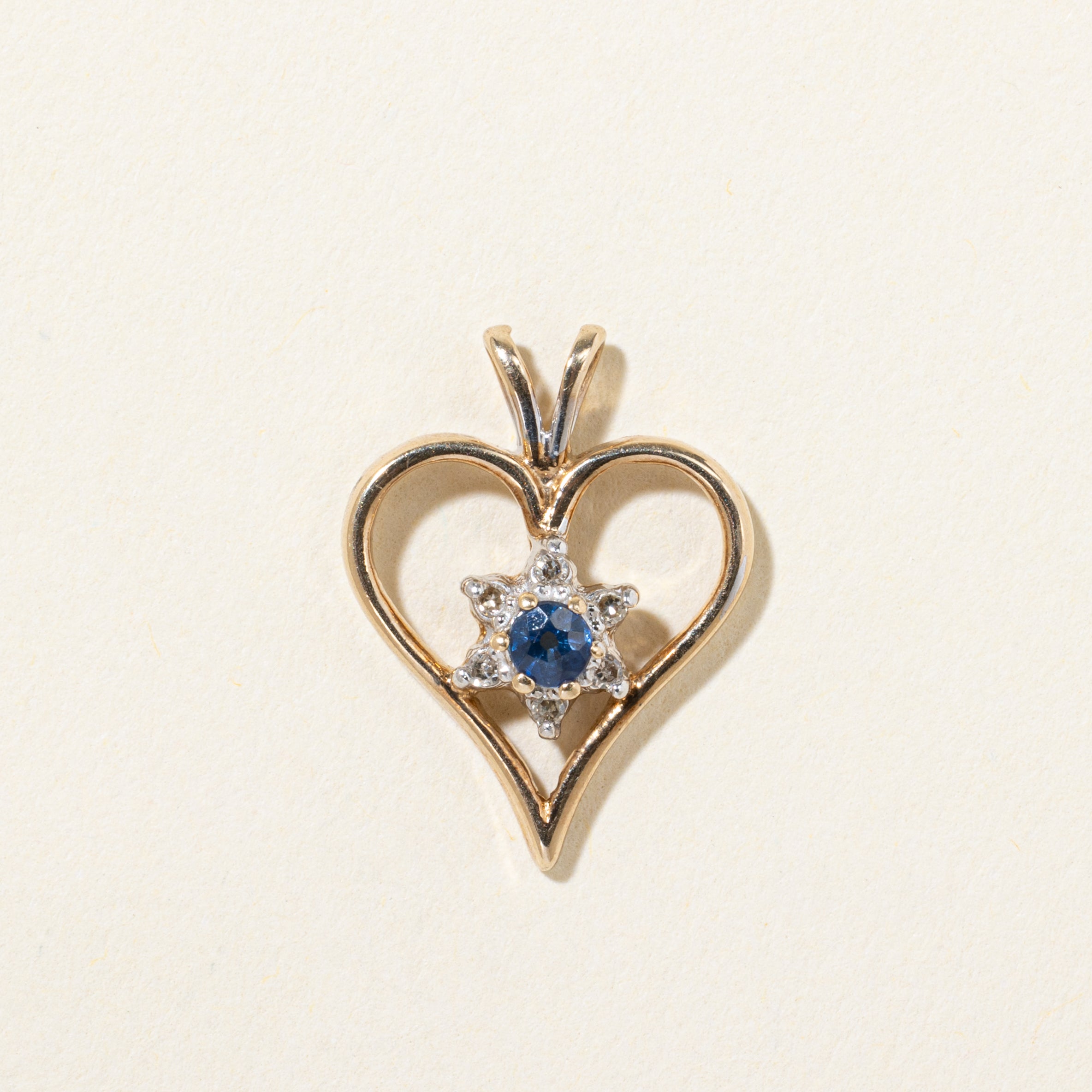 Pendentif cœur en saphir et diamants 10 carats