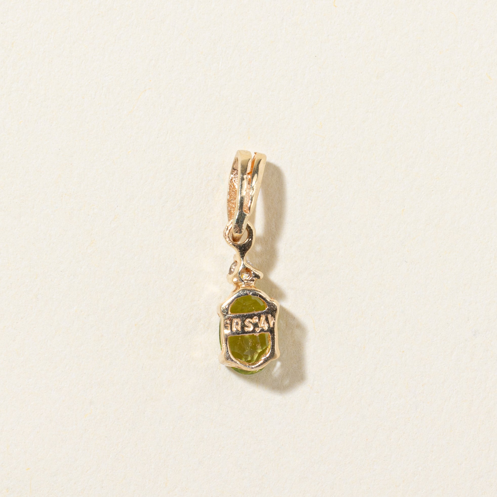 Pendentif en péridot et diamants 14 carats