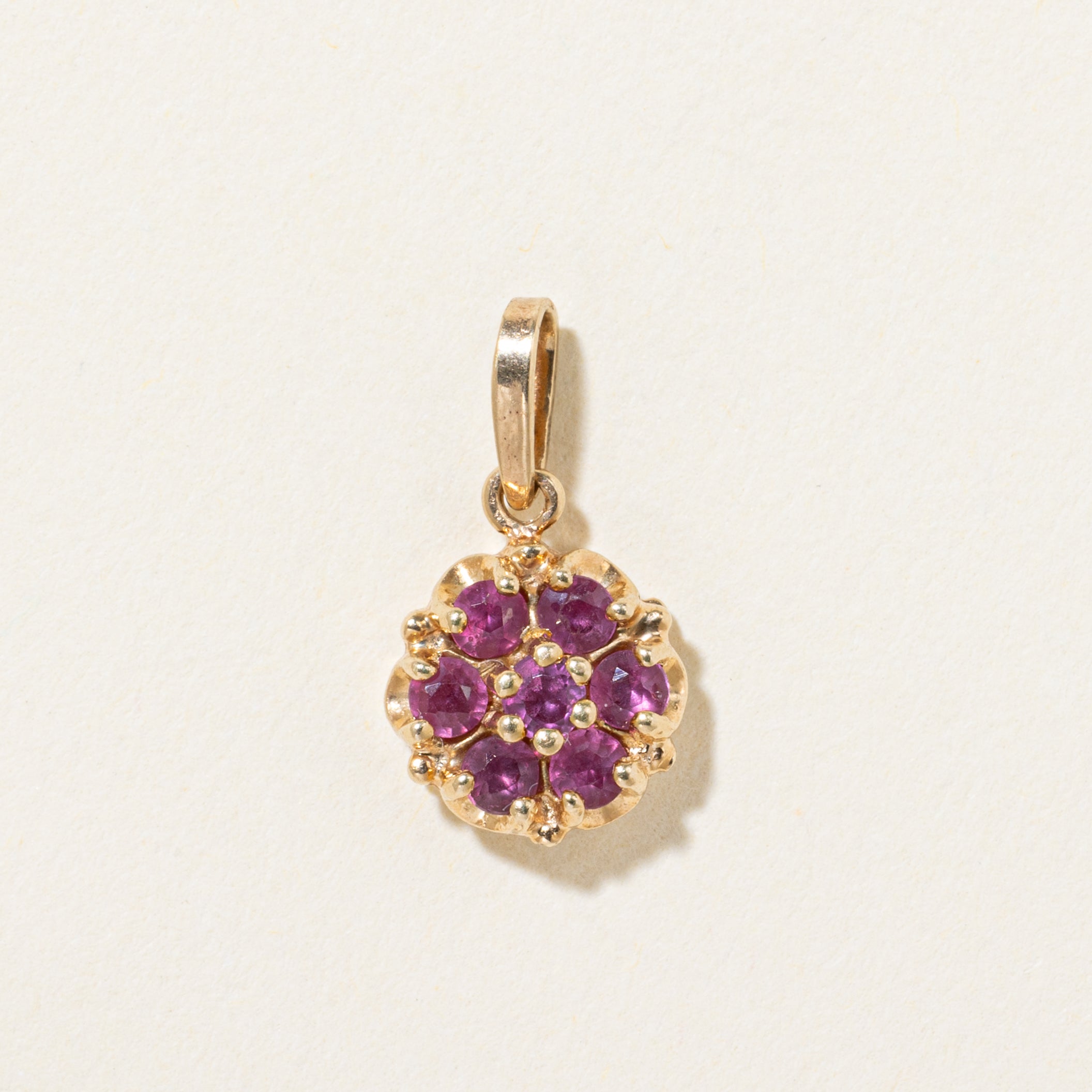 Pendentif marguerite en rubis 14 carats | 0,08 ct