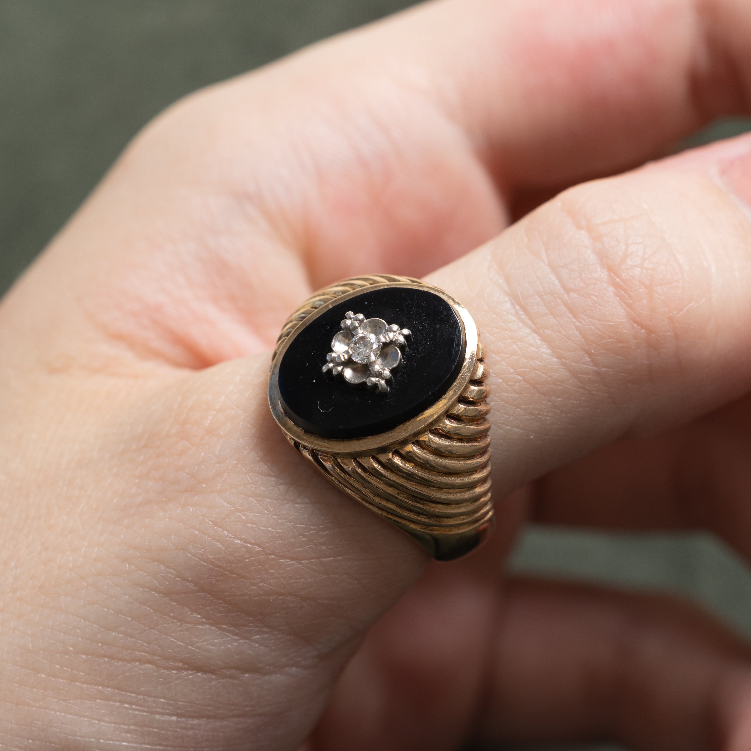 10k Oval Onyx & Diamond Grooved Signet Ring | 2.50ct | SZ 9.5